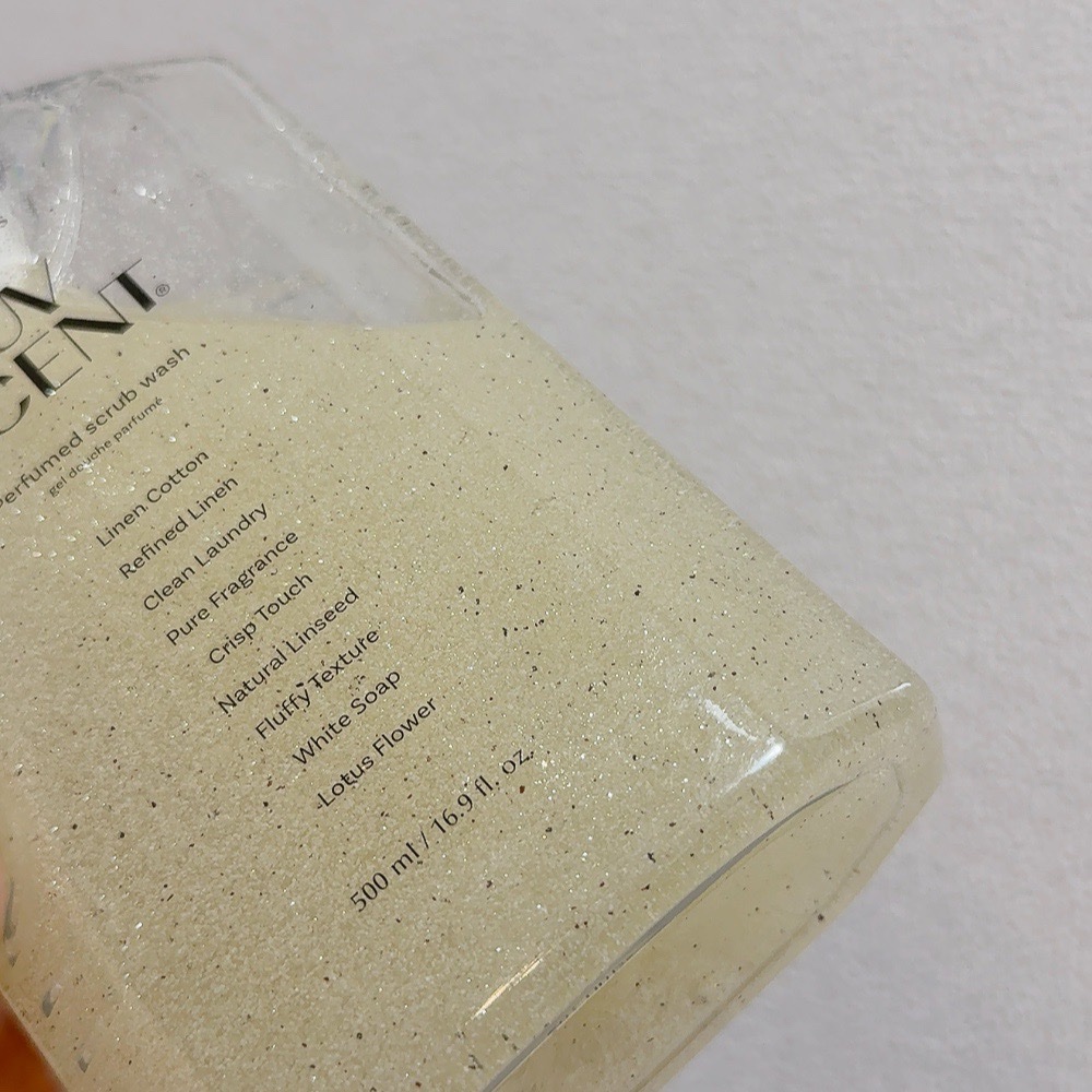 スクラブボディウォッシュ ホワイトシャツ リネンコットン/LUV SCENT/ボディスクラブを使ったクチコミ（2枚目）