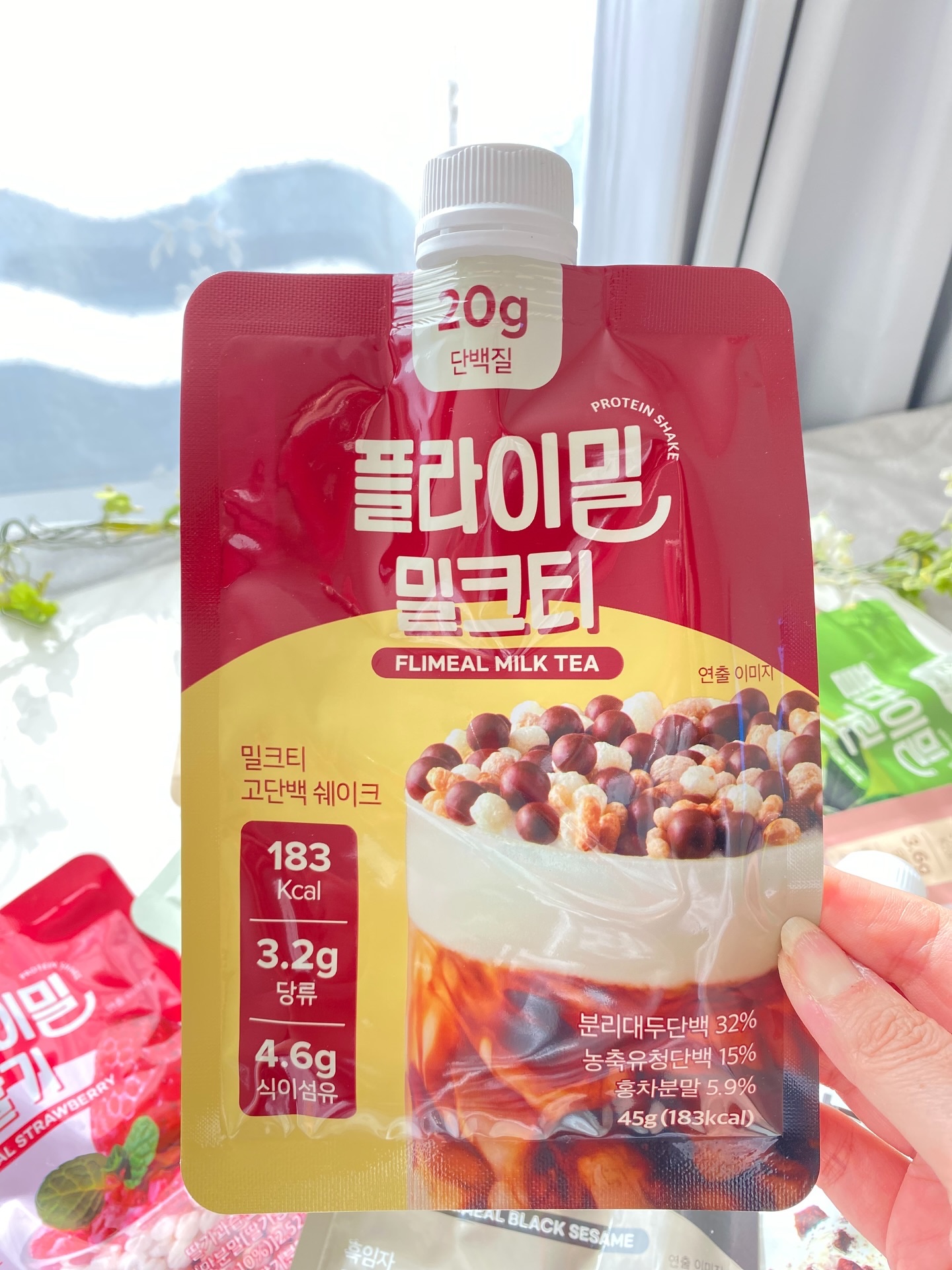 FLIMEAL プロテインシェイク ＃ブラック　香ばしく濃厚な大人の黒ゴマ味/FLIMEAL/その他プロテインを使ったクチコミ（2枚目）