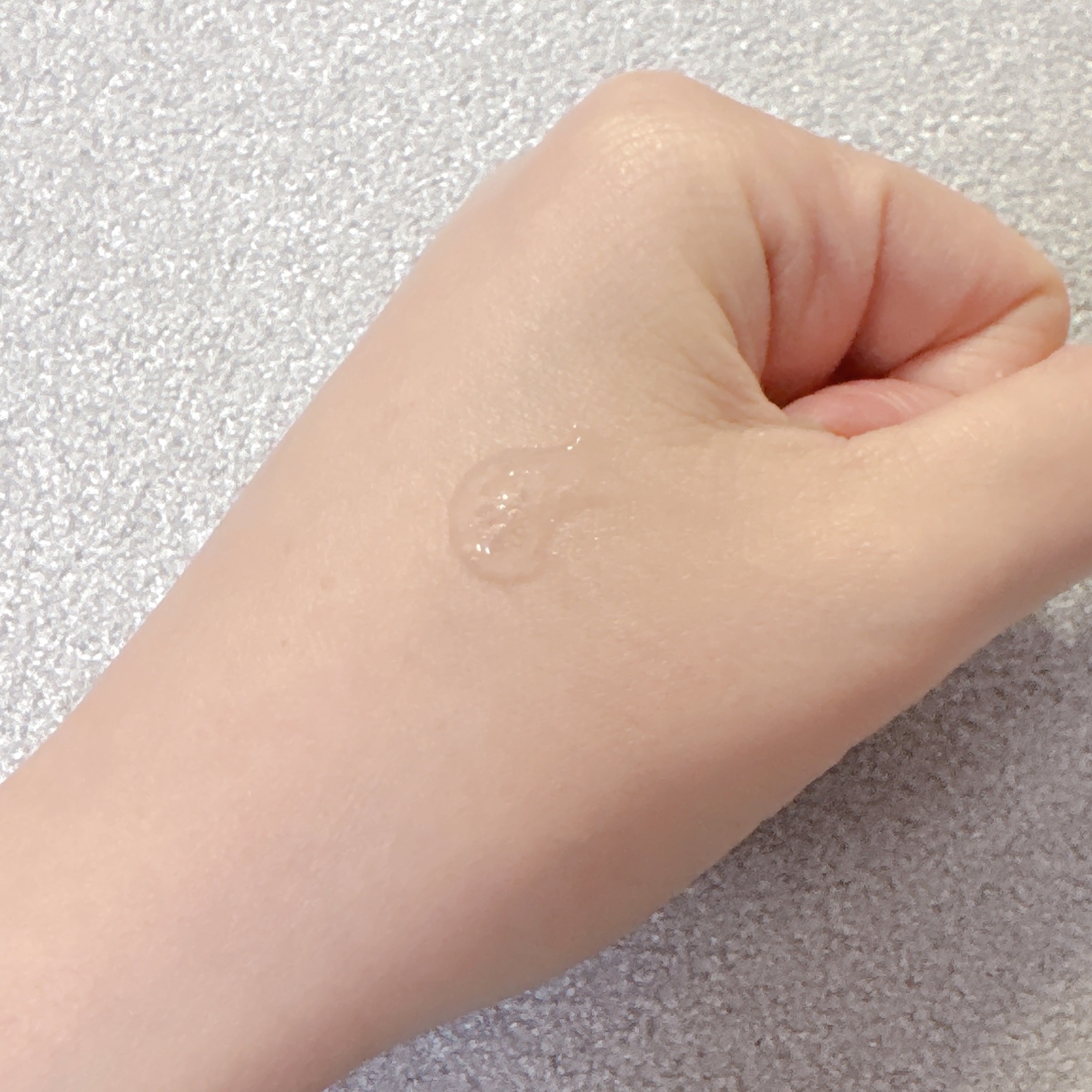 スクラブボディウォッシュ フラワーマーケット ホワイトチューリップ/LUV SCENT/ボディスクラブを使ったクチコミ（2枚目）