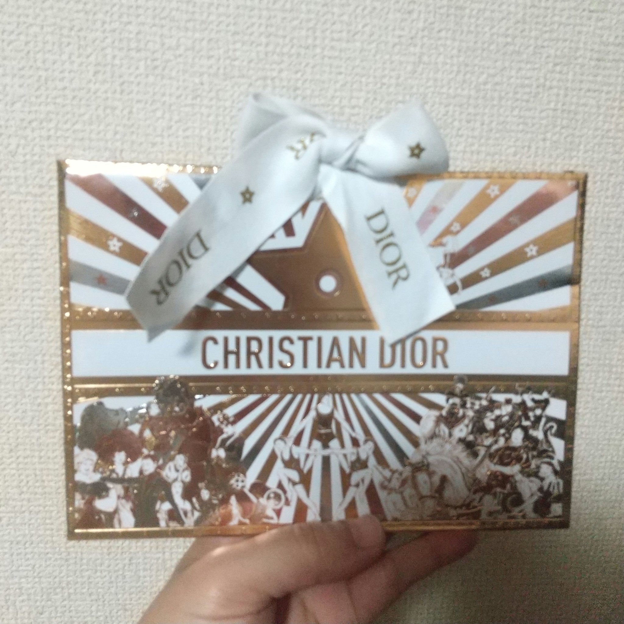 ディオールの今年のホリデーラッピング✴️サーカスで可愛いです👍️
