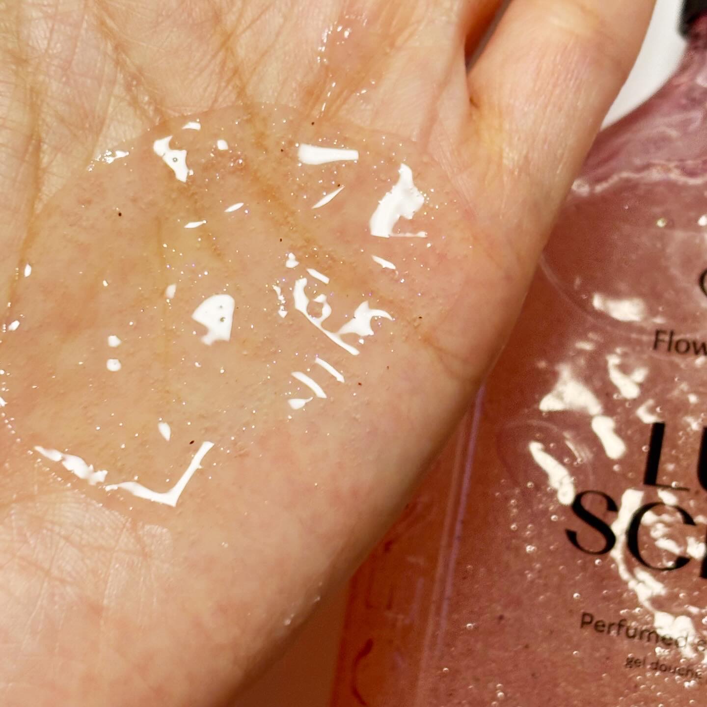 ボディウォッシュ フラワーマーケット ホワイトチューリップ/LUV SCENT/ボディソープを使ったクチコミ（3枚目）