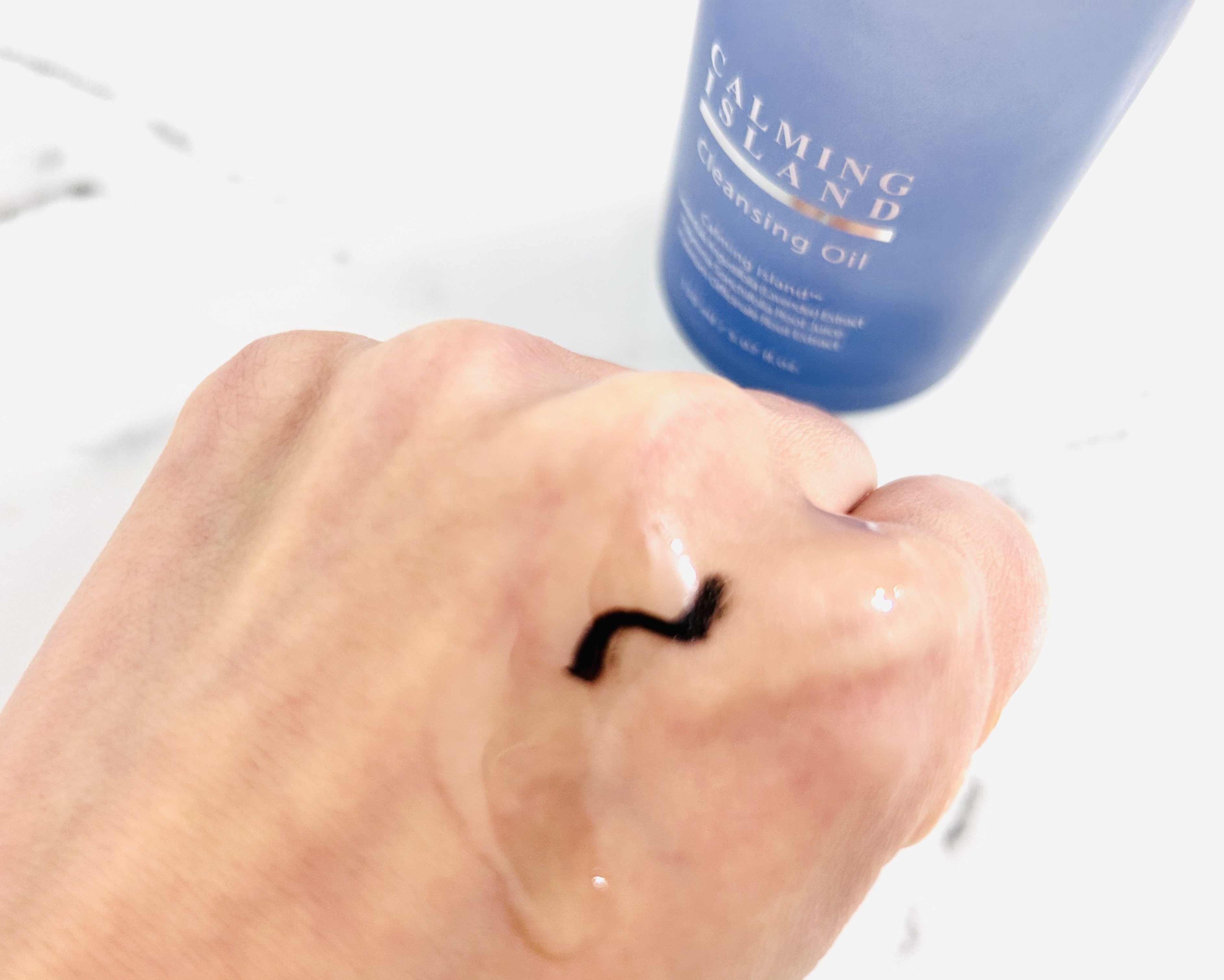 Florodora フローロドラ カーミングアイランドクレンジングオイルのクチコミ「カーミングアイランドは、フローロドラ独自の植物由来成分を組み合わせたスキンケアライン❣️

ツ.....」（3枚目）