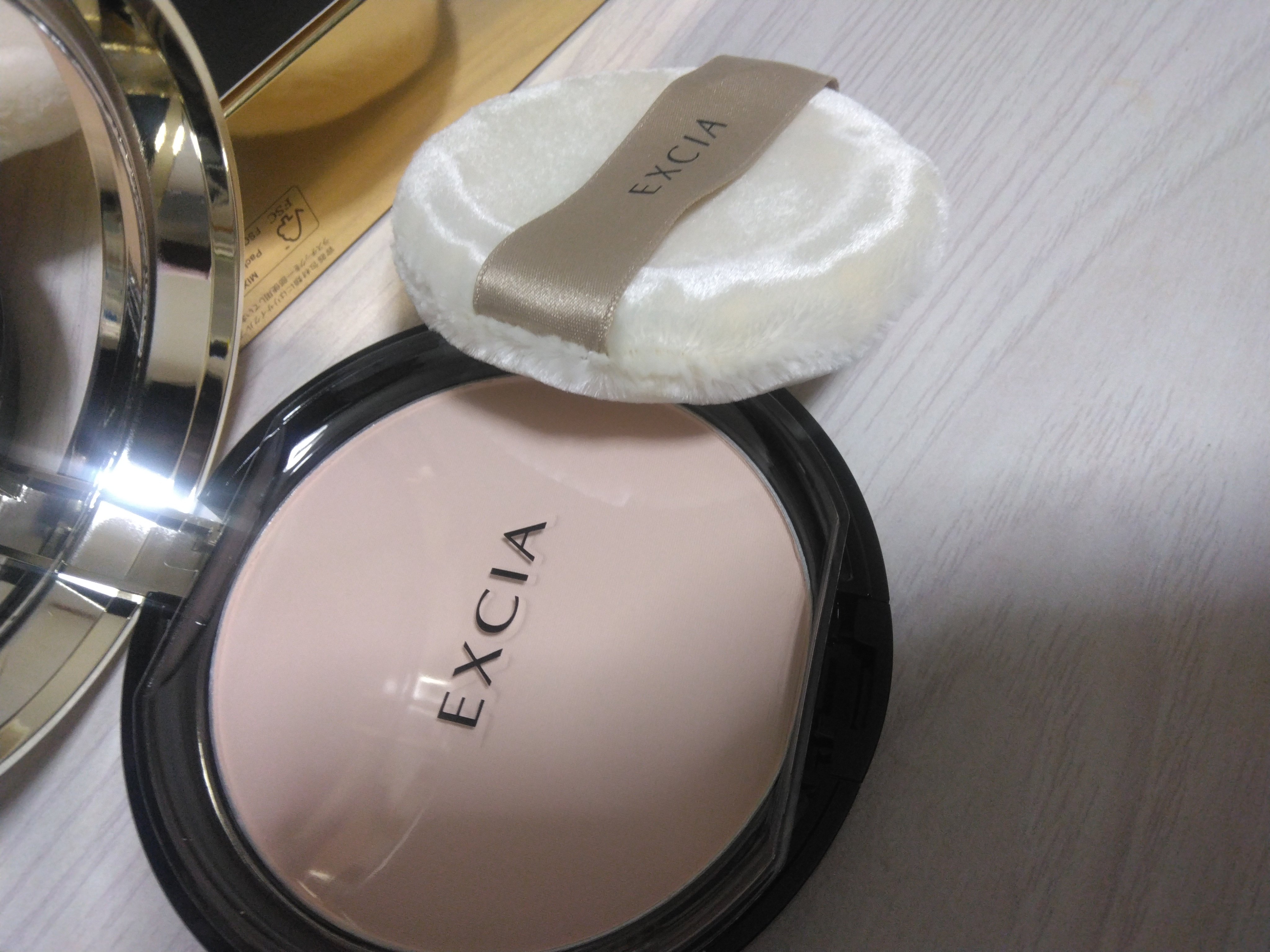 エクシア セレスティアル ヴェール/ALBION/プレストパウダーを使ったクチコミ（2枚目）