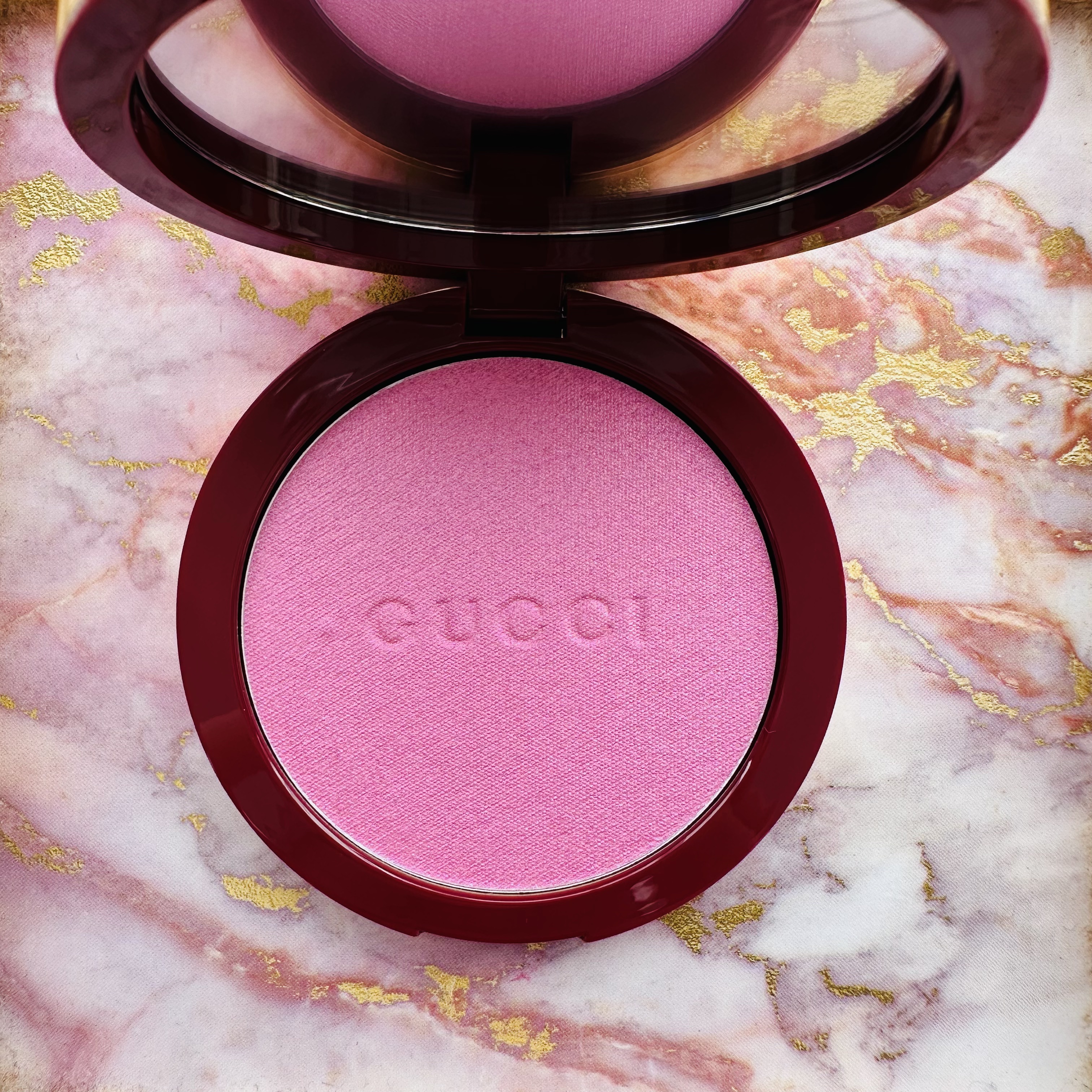 グロウ ハイライター/GUCCI beauty/パウダーハイライトを使ったクチコミ（1枚目）