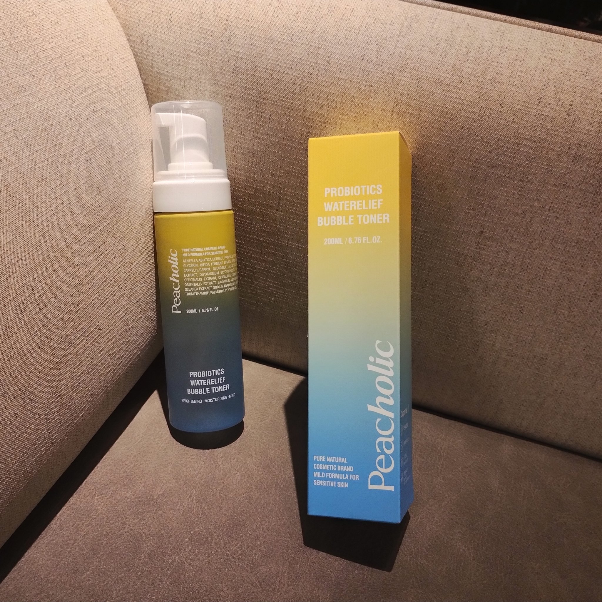 乾燥が、厳しいこの季節肌に刺激を与えずやさしく吸収されるトナーを探していました。


すると、日本未上陸コスメの【Peacholic/ピーチホリック】　『ウォーターリーフバブルトナー』と出会えなんともラッキー🎉

べたつかずさっぱりとした