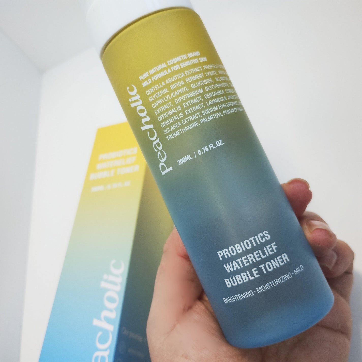 mcgroupakiko on LIPS 「乾燥が、厳しいこの季節肌に刺激を与えずやさしく吸収されるトナー..」(3枚目)