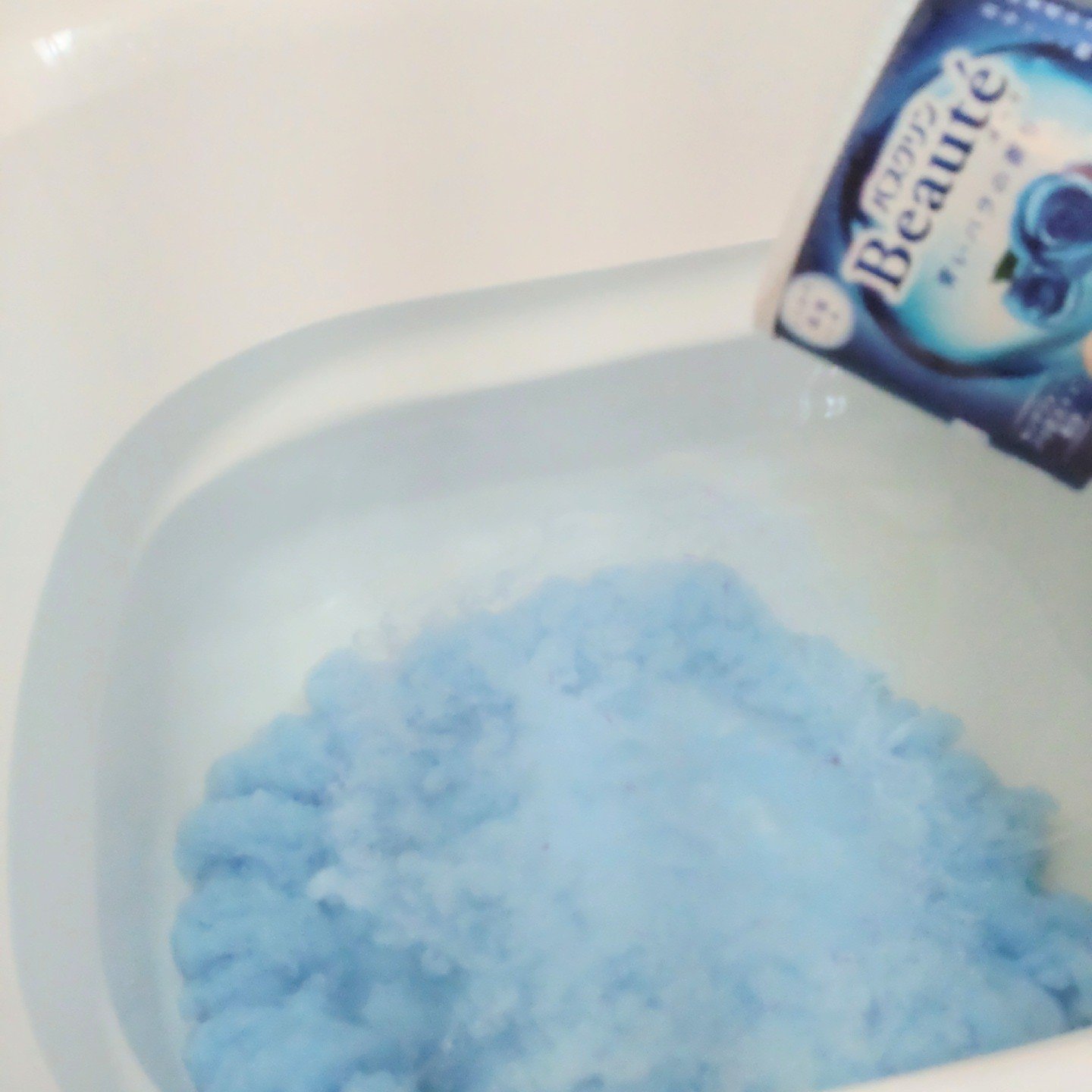 バスクリン ボーテ 青いバラの香り/バスクリン/保湿系入浴剤を使ったクチコミ（3枚目）