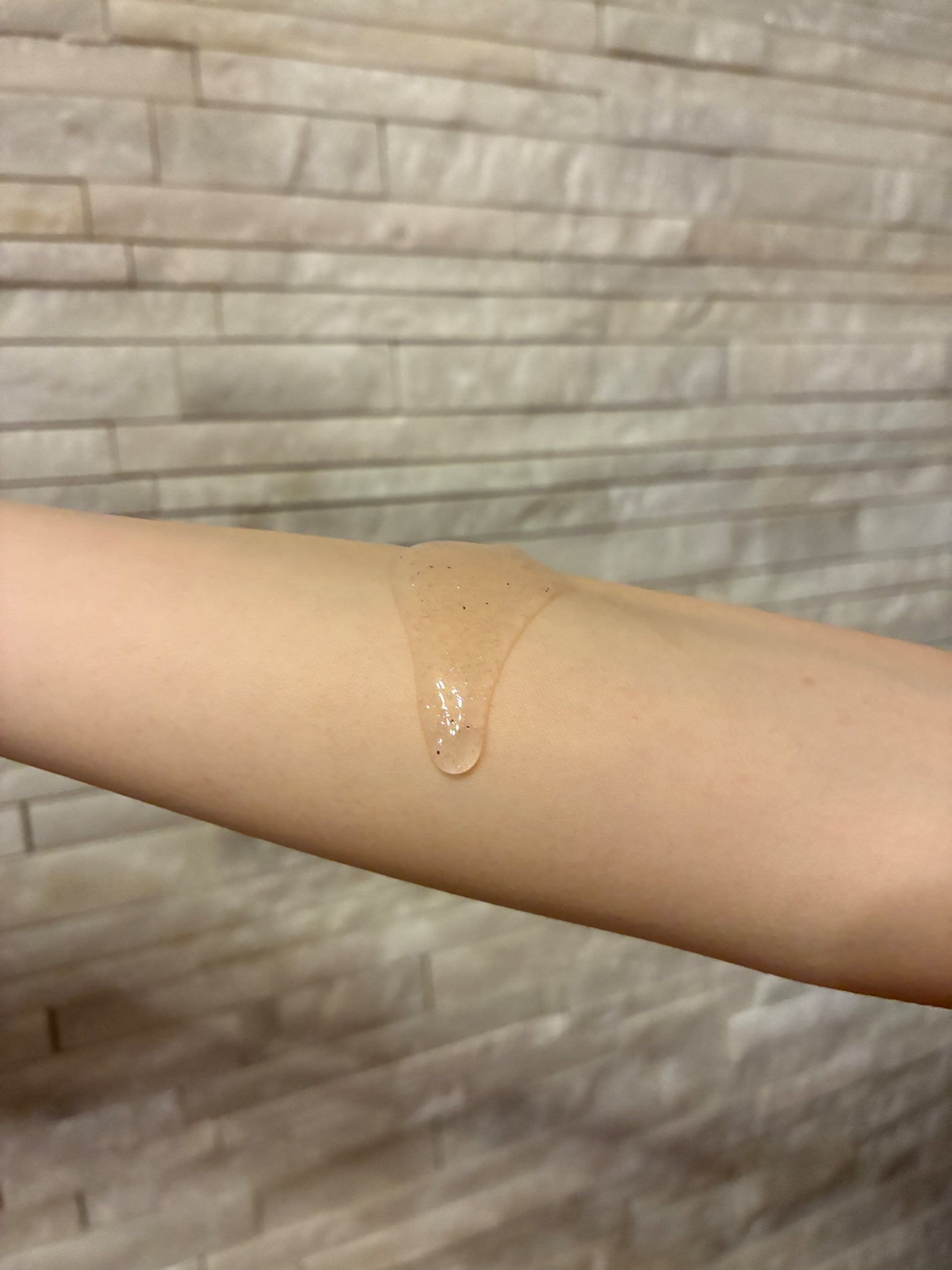 スクラブボディウォッシュ フラワーマーケット ホワイトチューリップ/LUV SCENT/ボディスクラブを使ったクチコミ(3枚目)