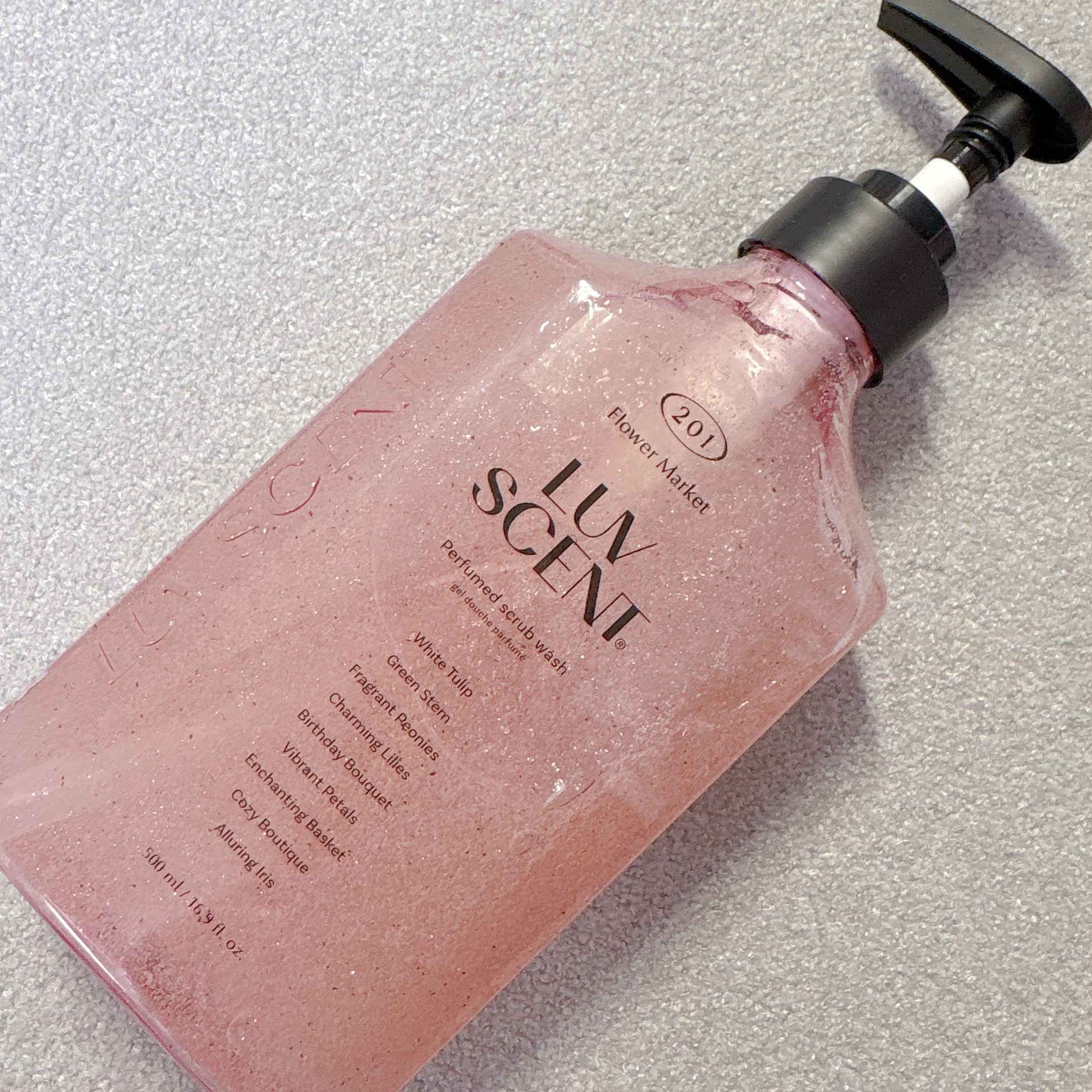 スクラブボディウォッシュ フラワーマーケット ホワイトチューリップ/LUV SCENT/ボディスクラブを使ったクチコミ（1枚目）