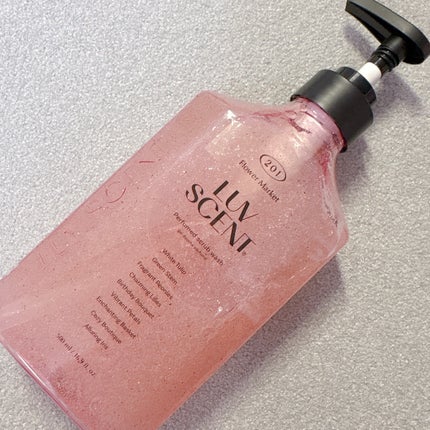 スクラブボディウォッシュ フラワーマーケット ホワイトチューリップ/LUV SCENT/ボディスクラブを使ったクチコミ(1枚目)