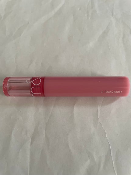 グラスティングカラーグロス 01 ピオニーバレエ(PEONY BALLET)/rom&nd/リップグロスの画像
