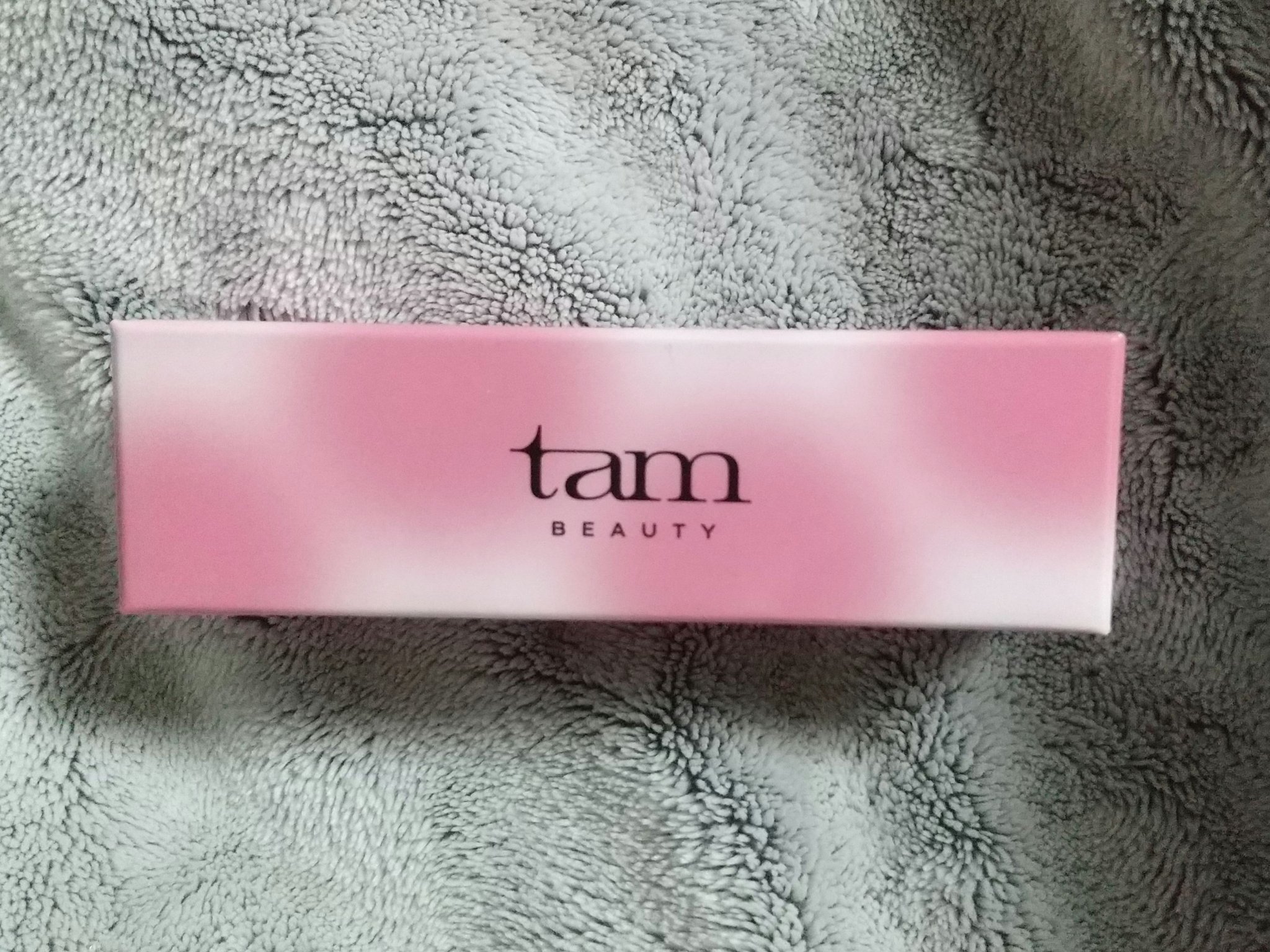 【使った商品】tam BEAUTY ザ・ゼリービームハイライター
【ツヤorマット】ツヤツヤ
【良いところ】綺麗な色
【イマイチなところ】まだ３色しか出てない
【使い方】光がほしいところに塗る

✼••┈┈••✼••┈┈••✼••┈┈••✼