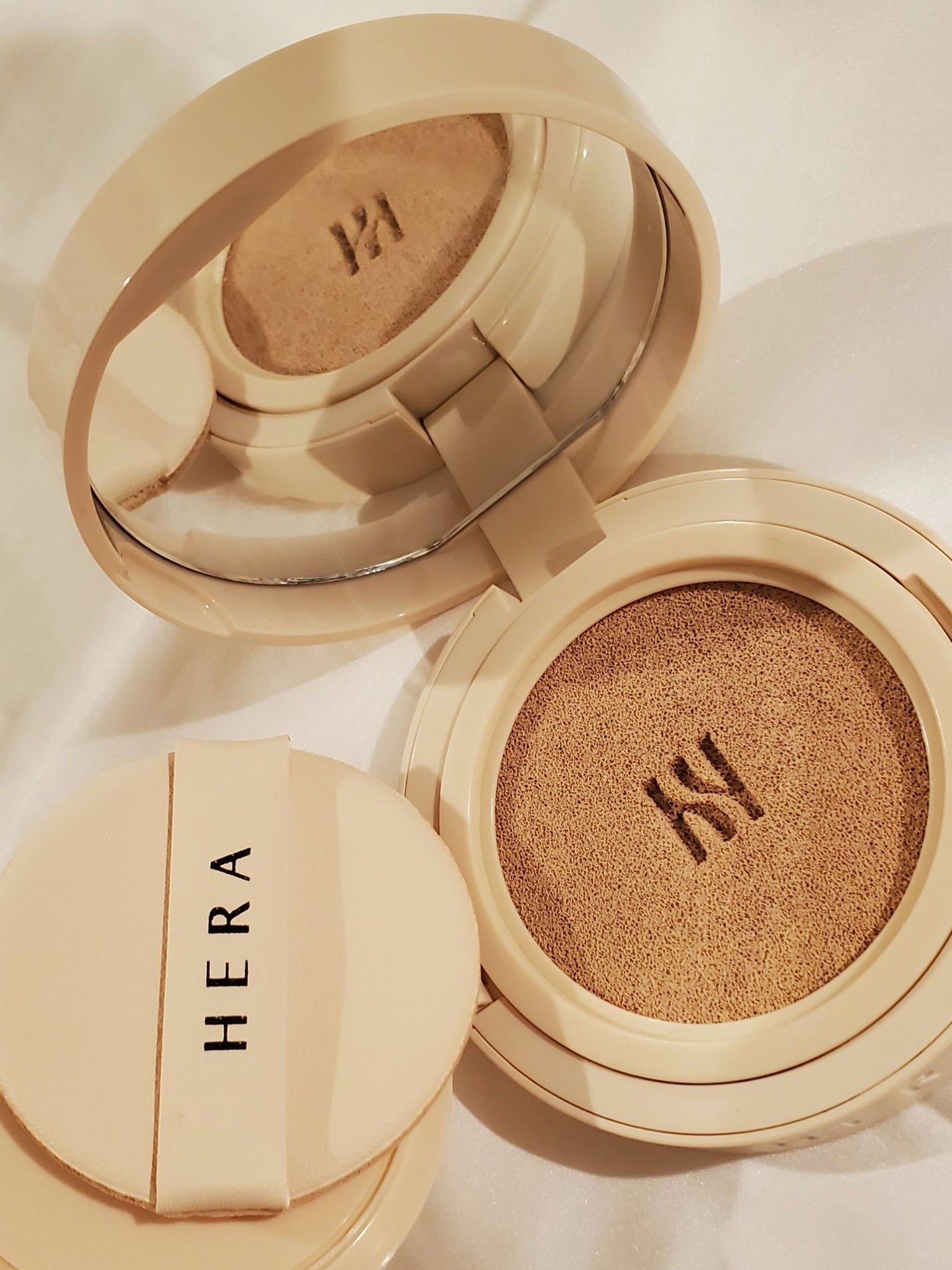 スキン ラディアント グロウ クッション/HERA/クッションファンデーションを使ったクチコミ(2枚目)