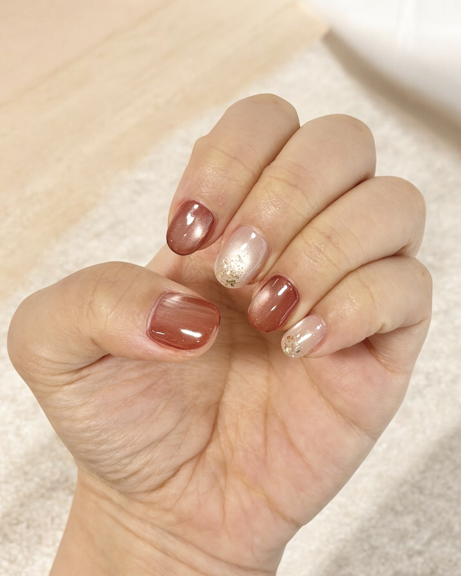 冬になると使いたくなる赤色❤️

今回はマグネットにしたよー！

シンプルだけど、その分マグネットの
ちゅるんと感が可愛い🥰


あえて全部赤にしないで
ピンクベージュと合わせて大人可愛く🤭💕



#最旬ちゅるんネイル 
