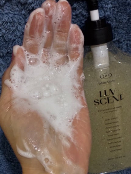 スクラブボディウォッシュ ホワイトシャツ リネンコットン/LUV SCENT/ボディスクラブを使ったクチコミ(4枚目)