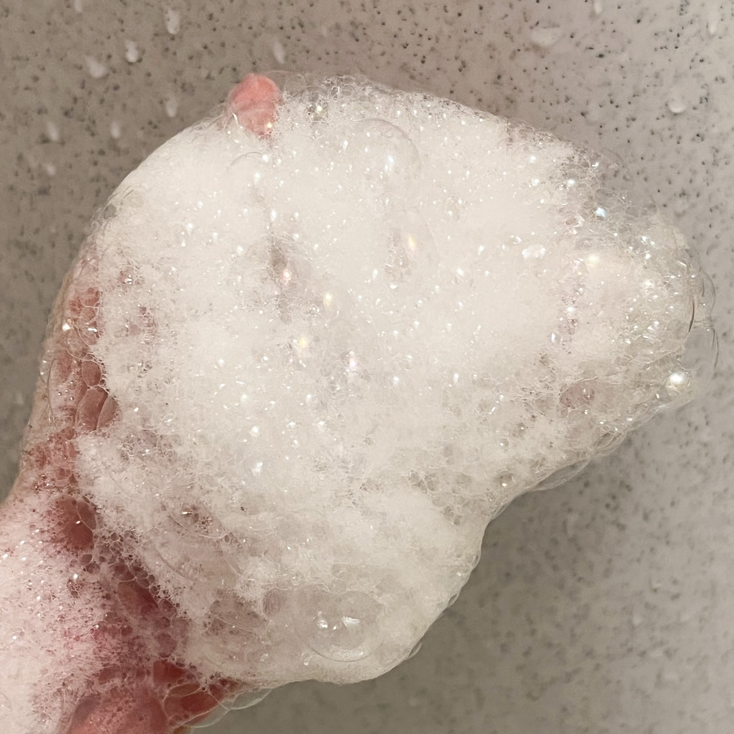 スクラブボディウォッシュ フラワーマーケット ホワイトチューリップ/LUV SCENT/ボディスクラブを使ったクチコミ（3枚目）