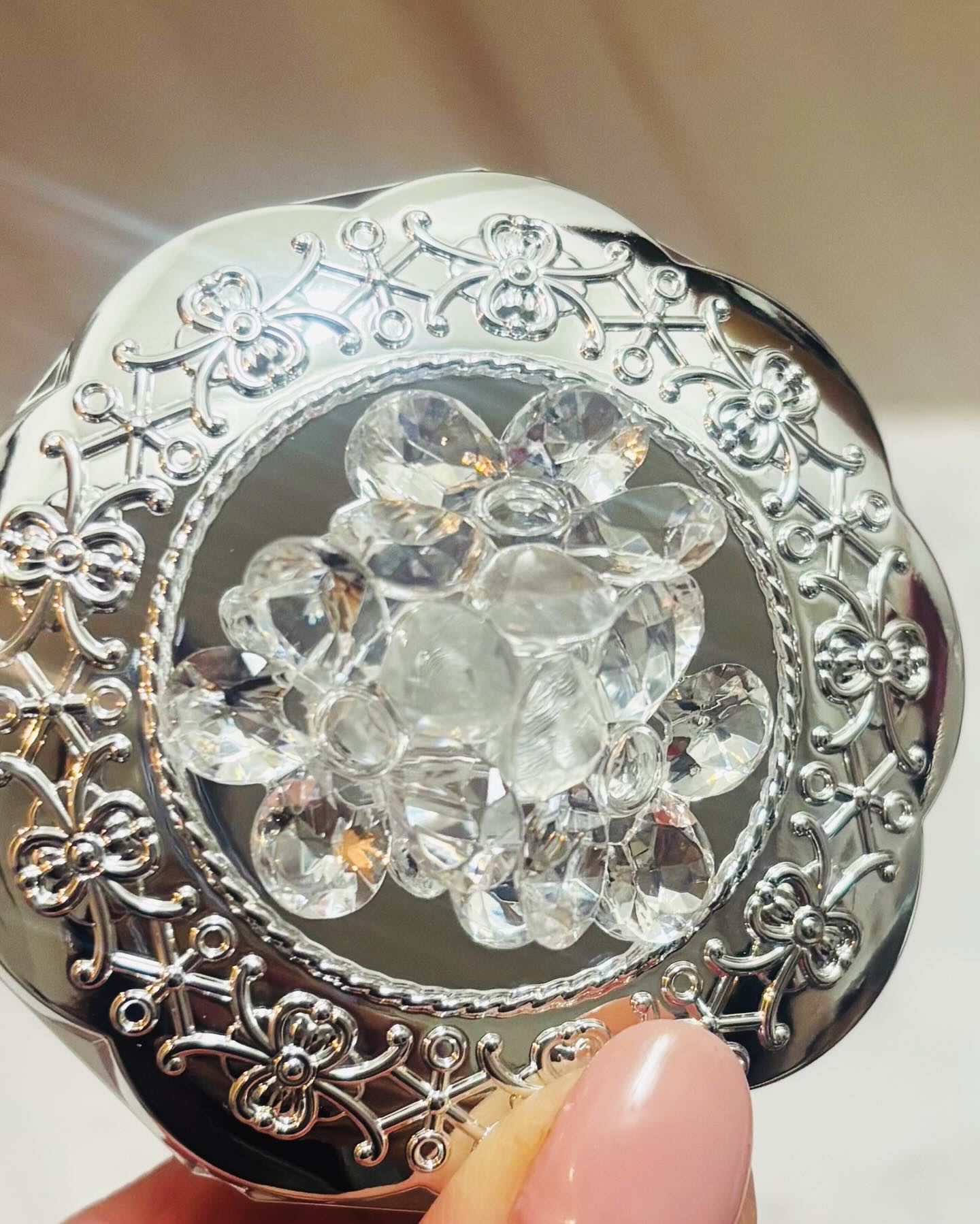 ジルスチュアート クリスタルブルーム ペタルクチュールアイズ デュオ/JILL STUART/アイシャドウパレットを使ったクチコミ（3枚目）