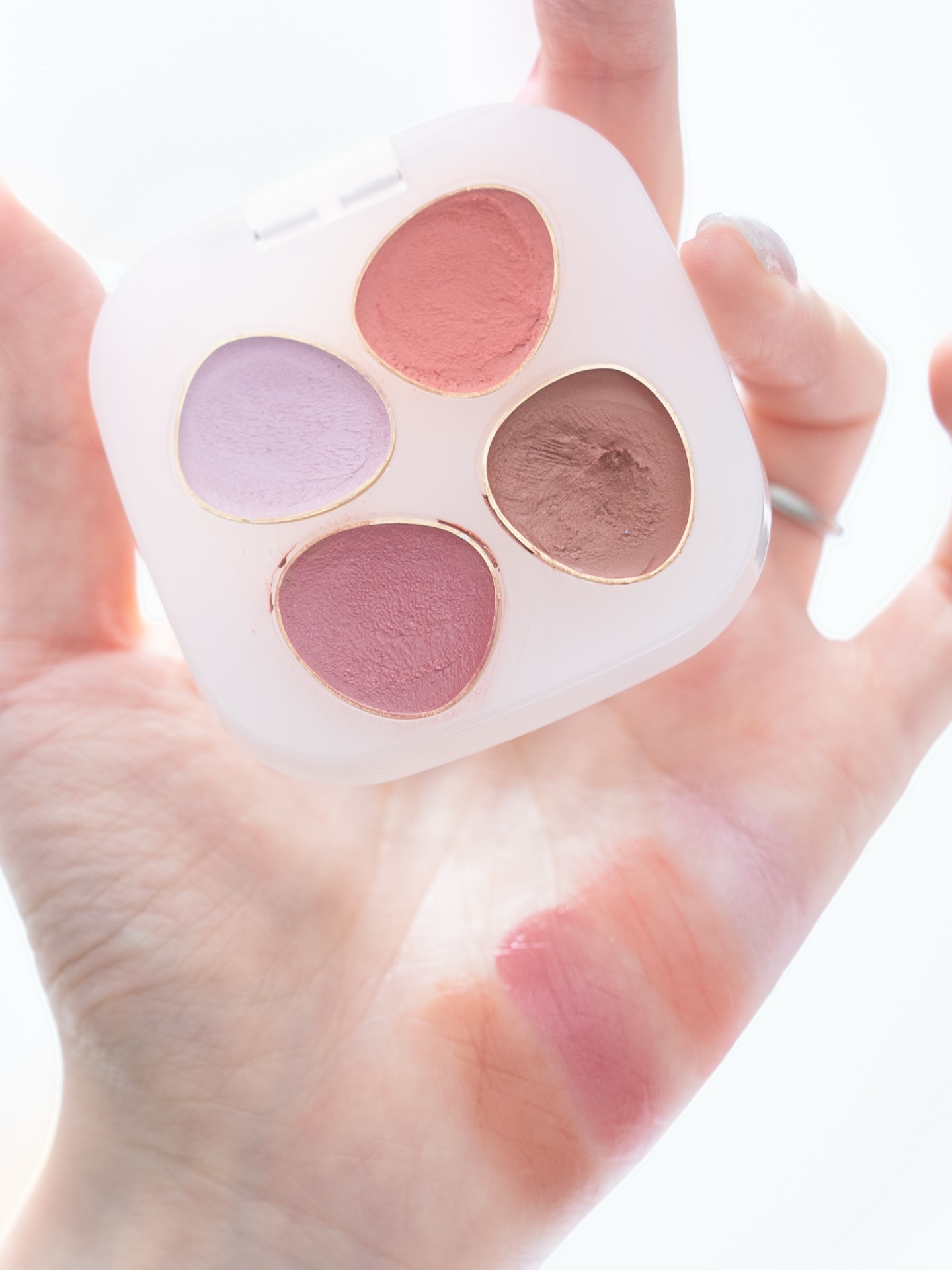 to/one トーン ヘブンリー スイーツボックス Midnight Fantasy ＆Full of Sweetのクチコミ「可愛さも、大人っぽさも、甘やかさも。
その全部を、ひとつの表情に。

to/one ヘブンリー.....」（2枚目）