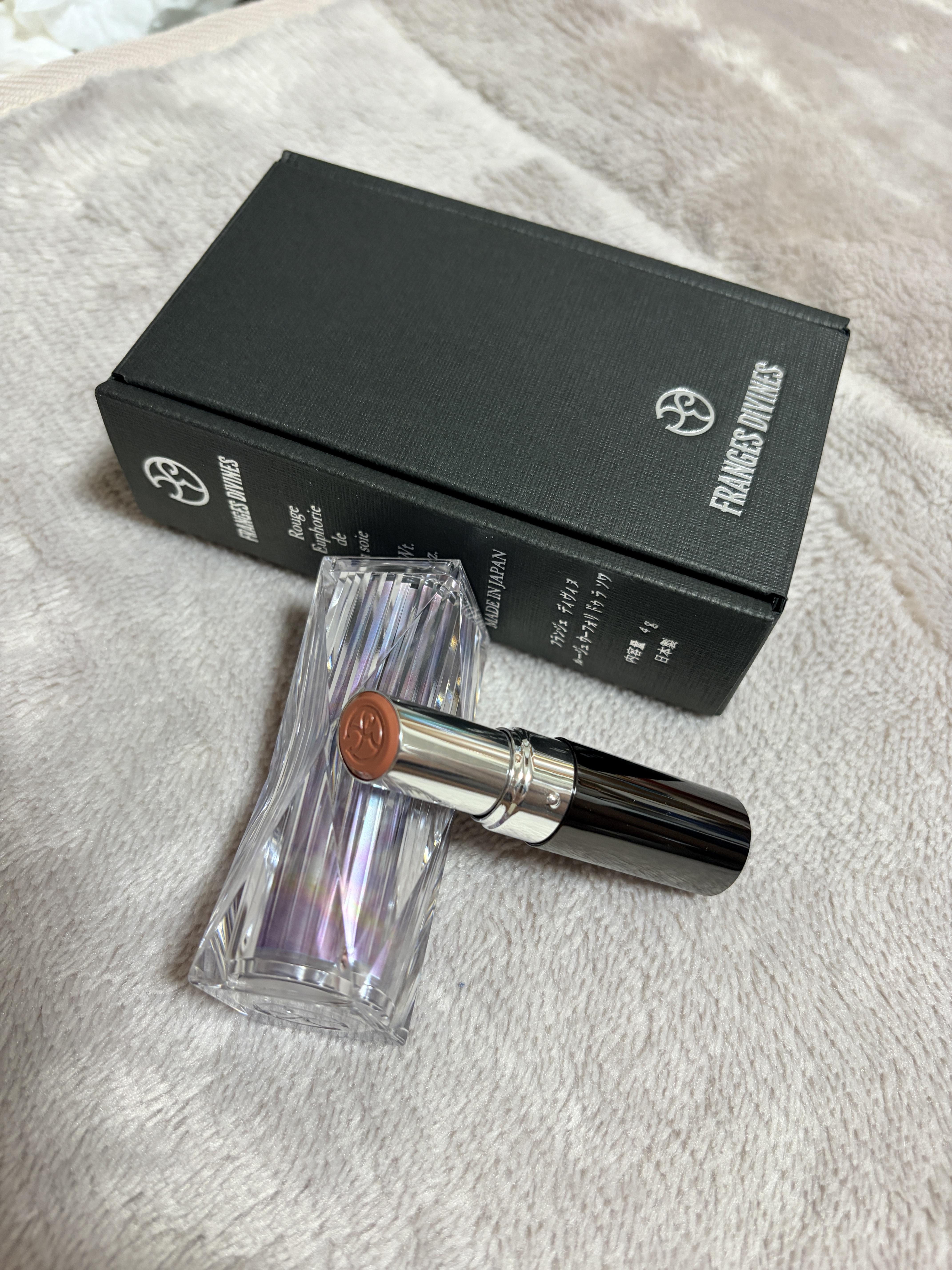 ルージュ ウーフォリ ドゥ ラ ソワ/FRANGES DIVINES/口紅を使ったクチコミ（2枚目）