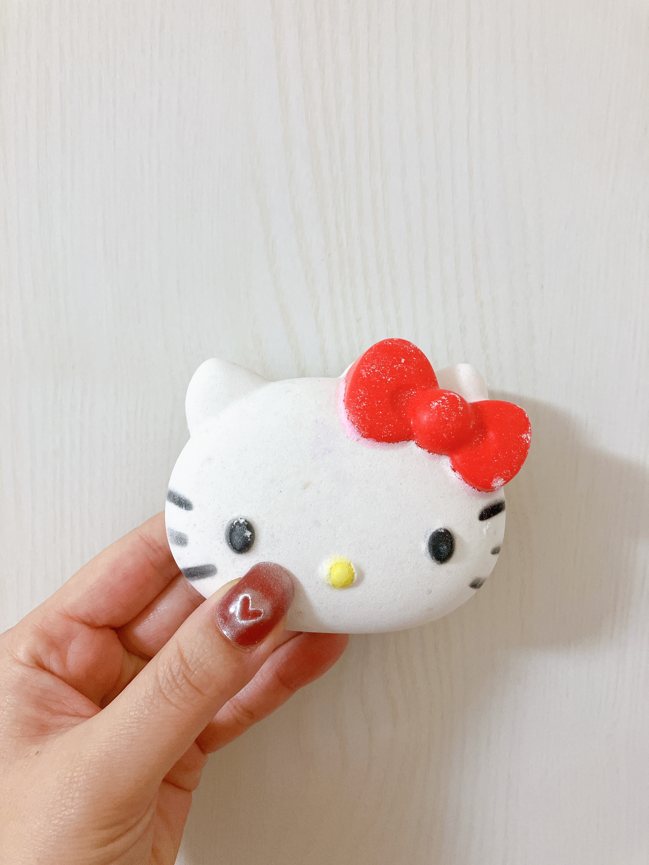 ハローキティ（バスボム）/ラッシュ/炭酸系入浴剤を使ったクチコミ（2枚目）