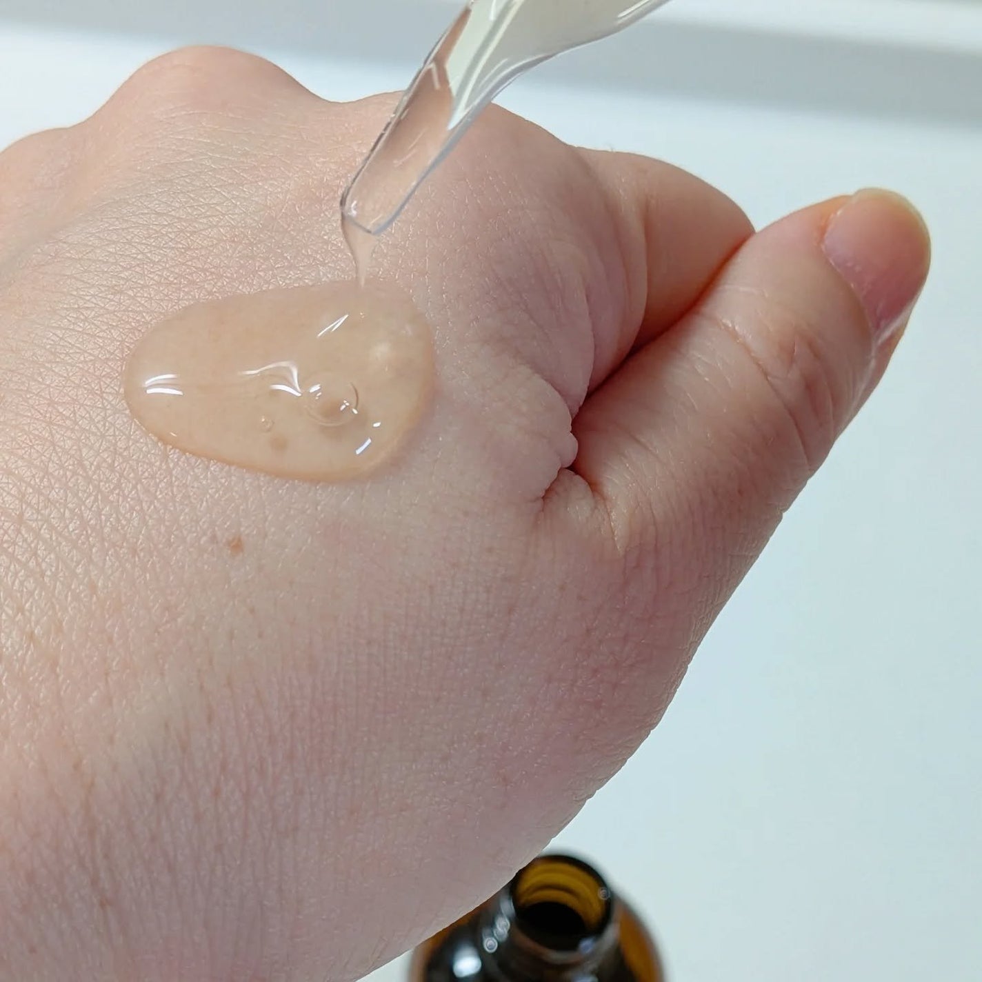 葉山はなび on LIPS 「エッセンスMQ-1 (美容液)を使ってみたよ🤍成分にこだわって..」(3枚目)