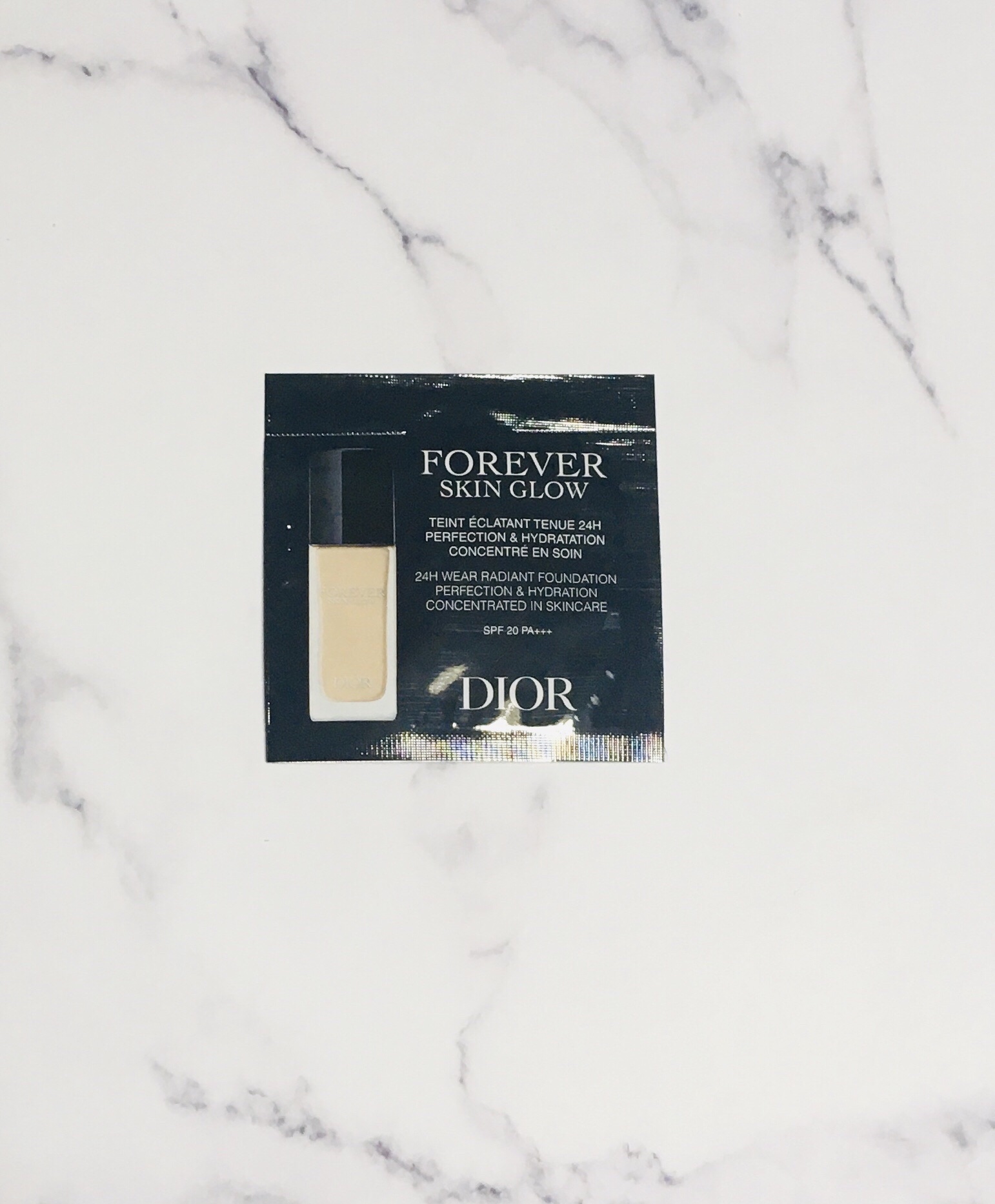 Dior ディオールスキン フォーエヴァー フルイド グロウのクチコミ「サンプル使用です。

ちょうど下地と他ブランドのファンデもあったので併せて書くことにしました。.....」（1枚目）