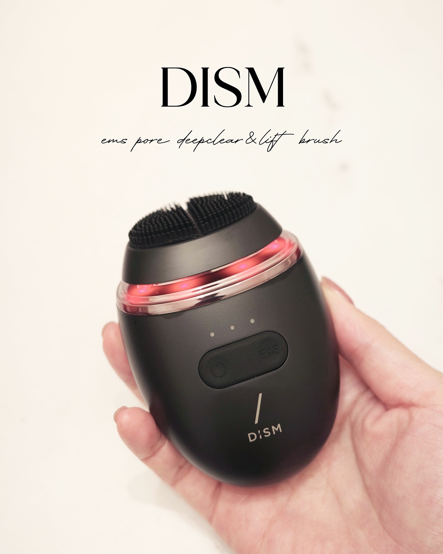 DISM ディズム　EMS ポアディープクリア＆リフト ブラシのクチコミ「⁡
⁡
𝐃𝐈𝐒𝐌様のずっと気になっていた
多機能洗顔ブラシを使ってみたのでレビュー🫧
⁡
❤️.....」（1枚目）