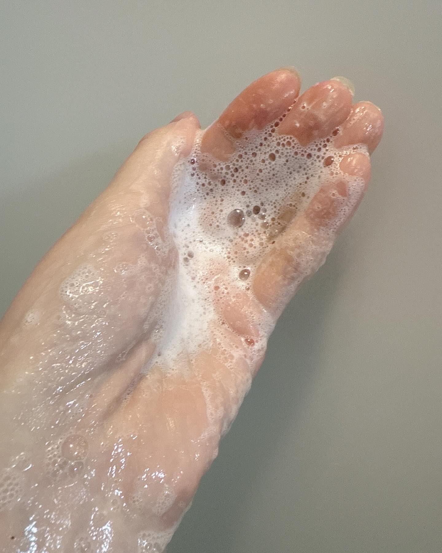 パフュームスクラブボディウォッシュ/LUV SCENT/ボディソープを使ったクチコミ（3枚目）