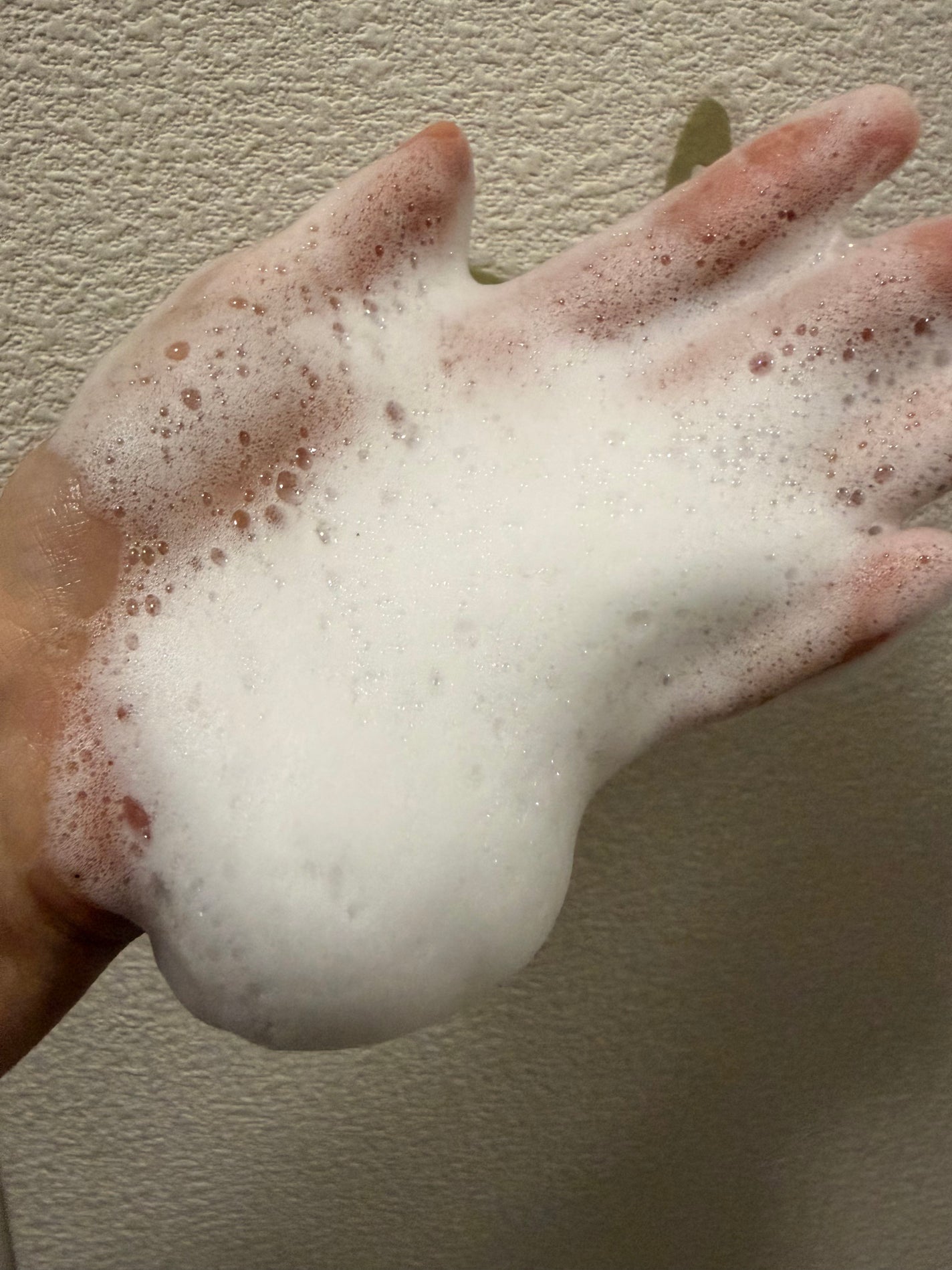 スクラブボディウォッシュ フラワーマーケット ホワイトチューリップ/LUV SCENT/ボディスクラブを使ったクチコミ(6枚目)