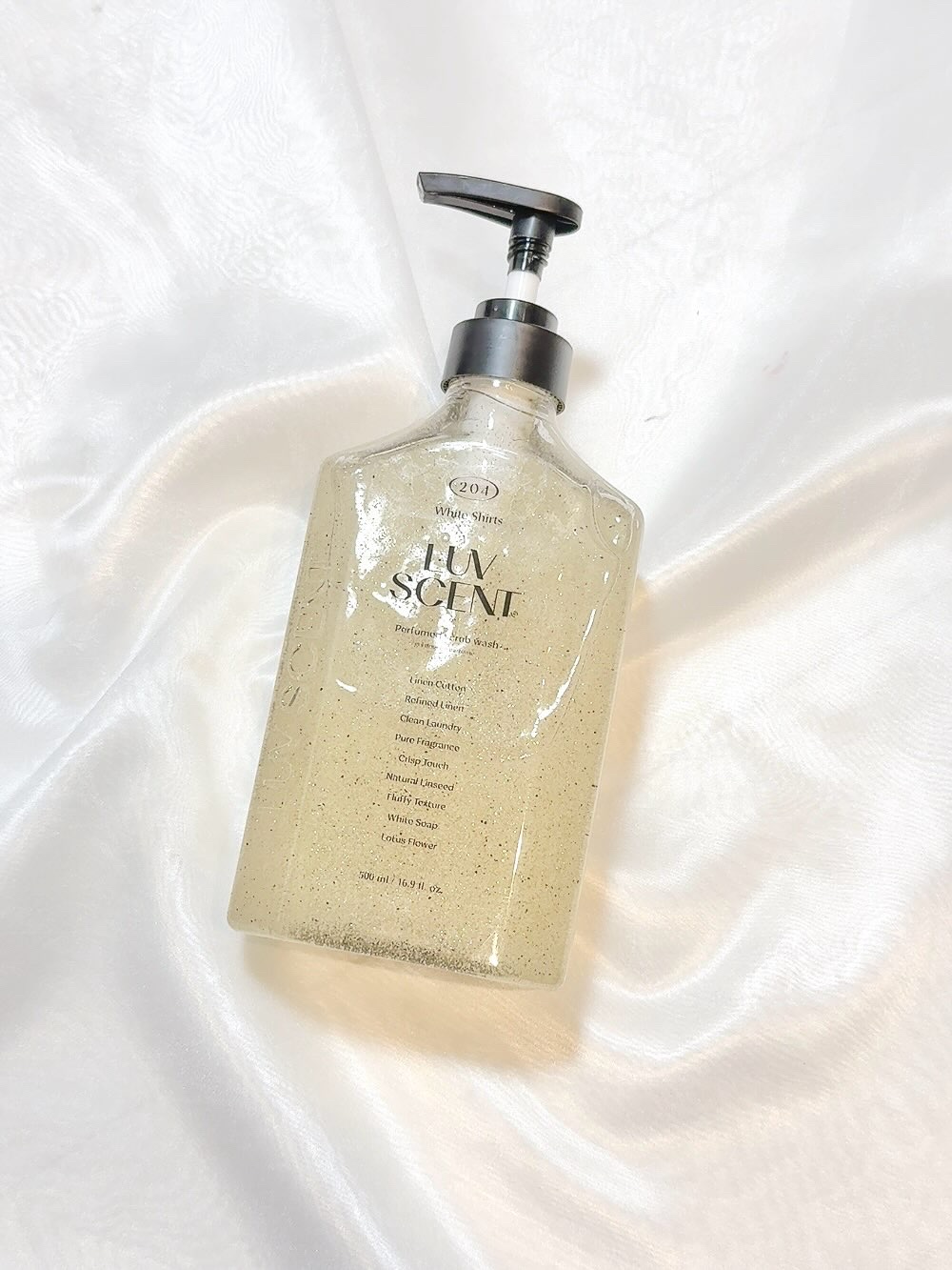 スクラブボディウォッシュ ホワイトシャツ リネンコットン/LUV SCENT/ボディスクラブを使ったクチコミ（2枚目）