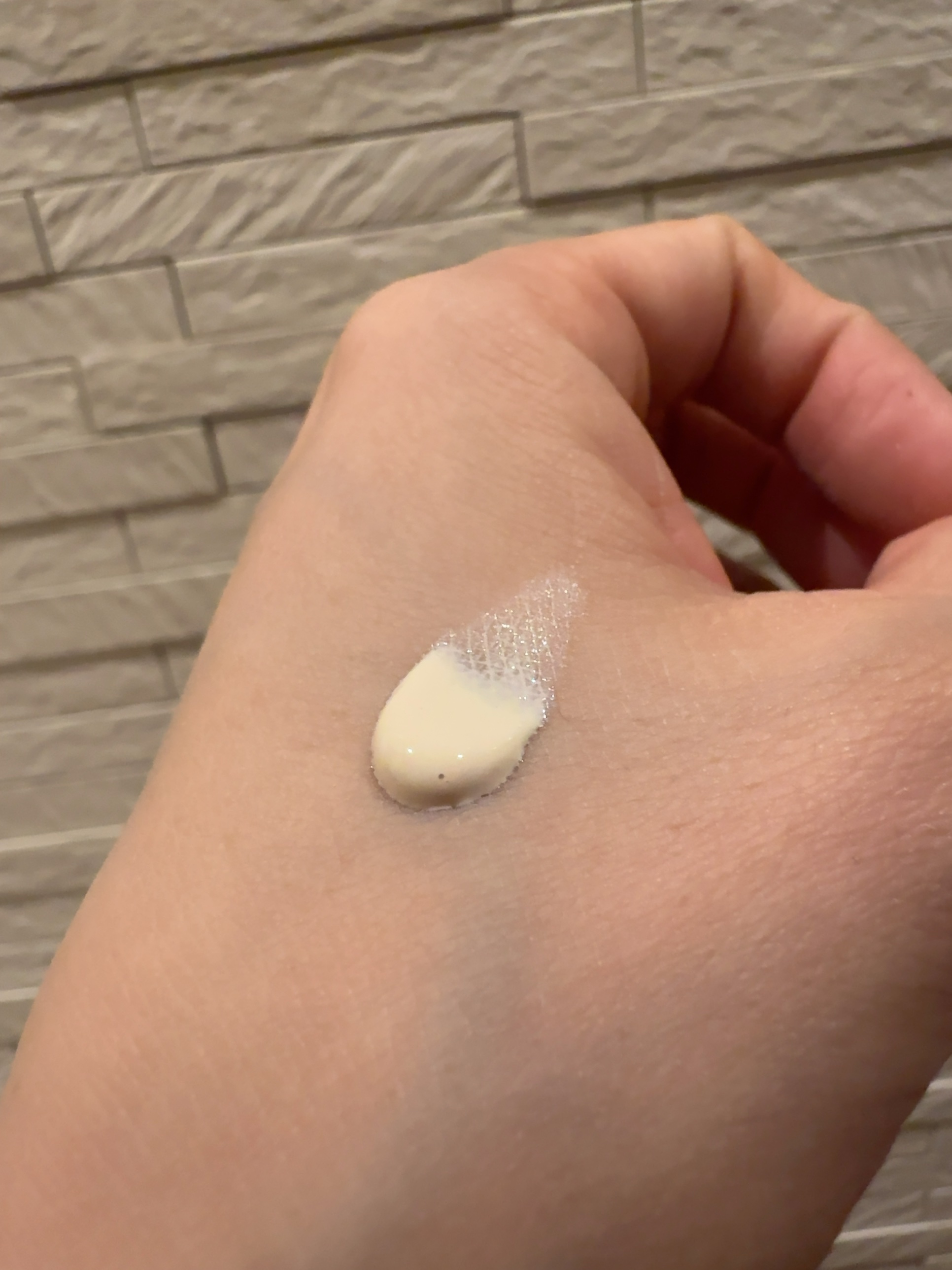 インテンシブ セラム ラディアンス プライマー/BOBBI BROWN/化粧下地を使ったクチコミ（1枚目）