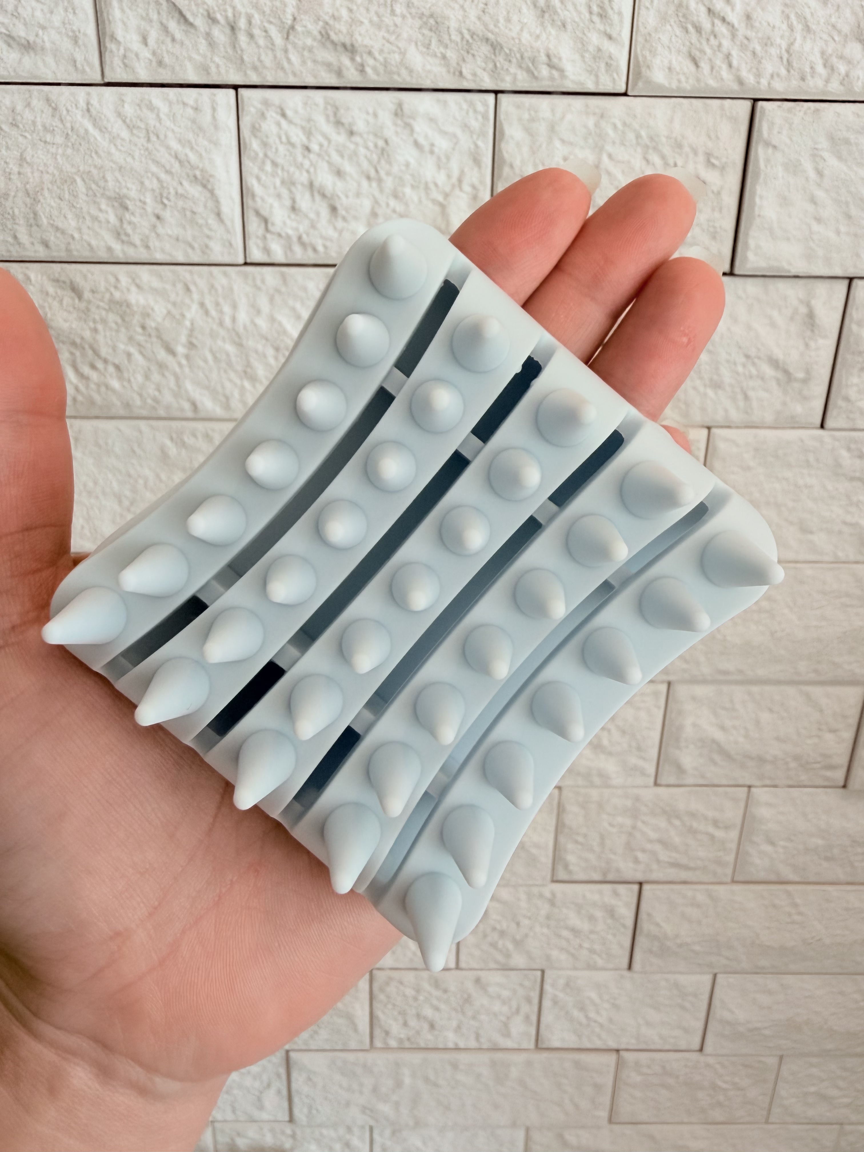 シリコーンスカルプブラシ/マペペ/スカルプブラシを使ったクチコミ（2枚目）