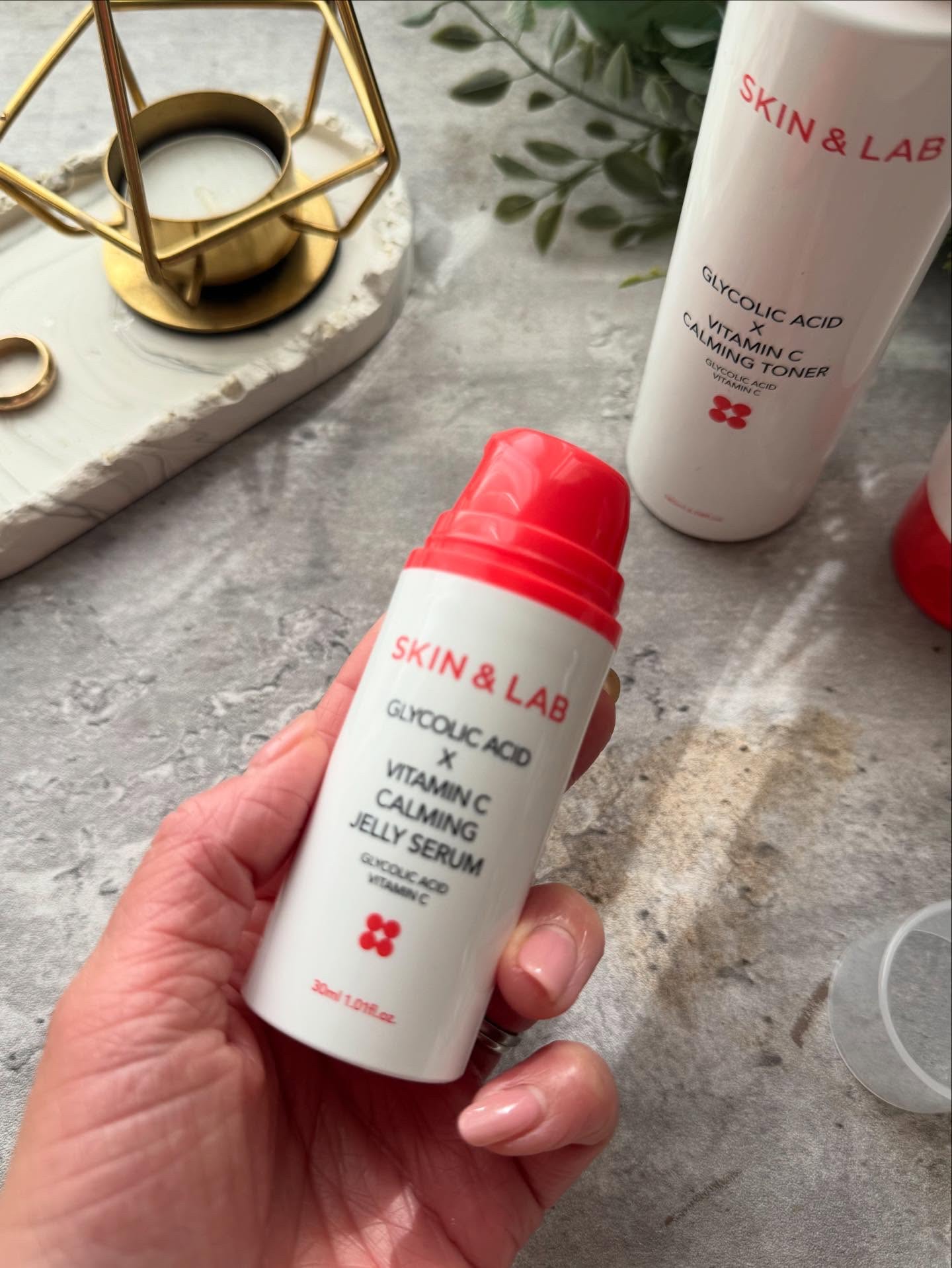 グリコール酸×ビタミンC カーミングゼリーセラム/SKIN&LAB/美容液を使ったクチコミ（2枚目）