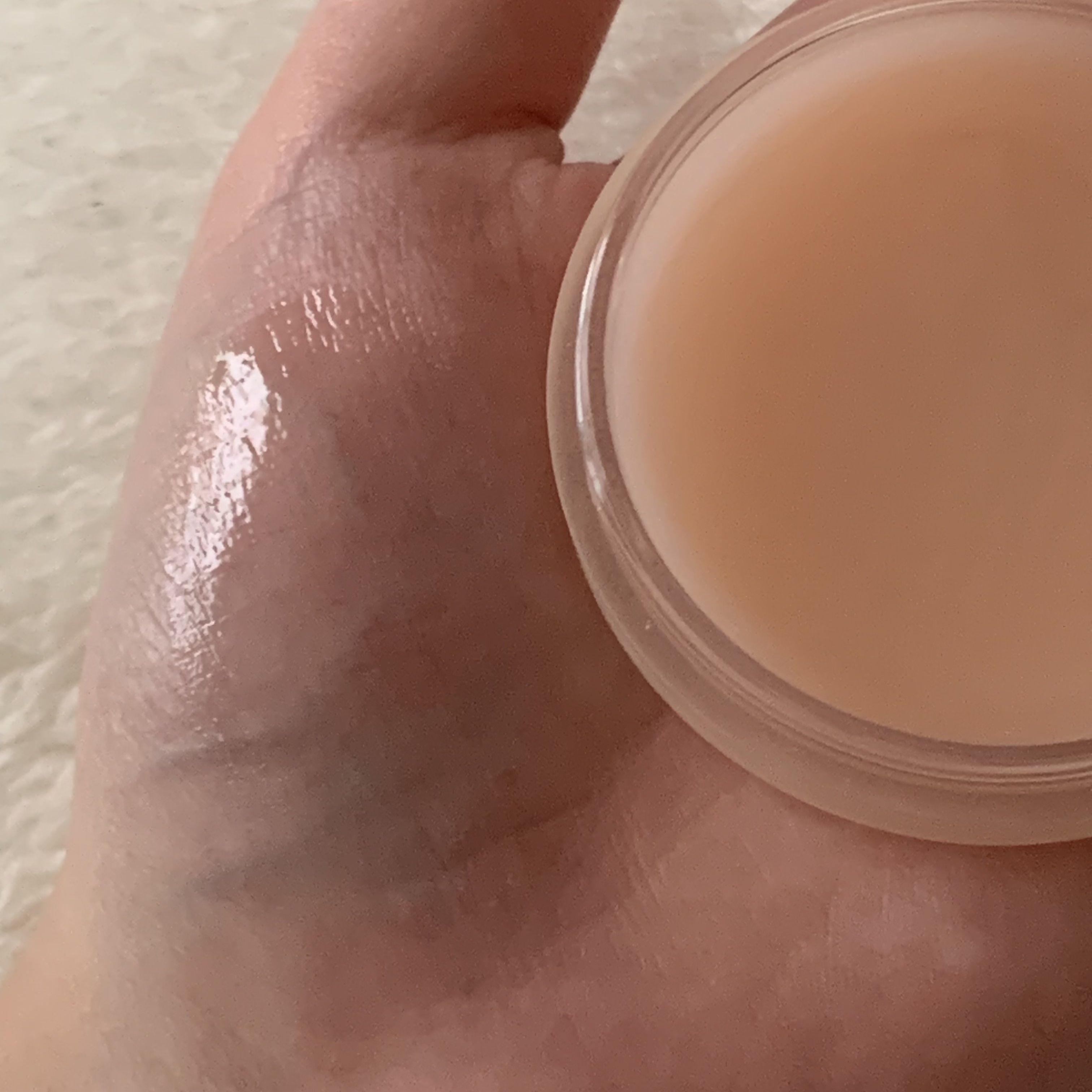 モイストリップバーム/XOUL/リップバームを使ったクチコミ（3枚目）