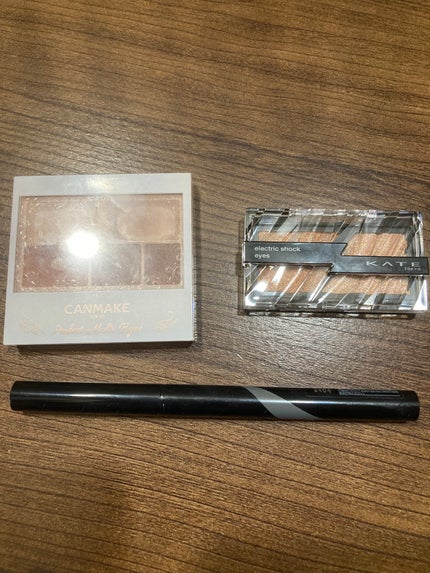 エレクトリックショックアイズ /KATE/アイシャドウパレットを使ったクチコミ(1枚目)