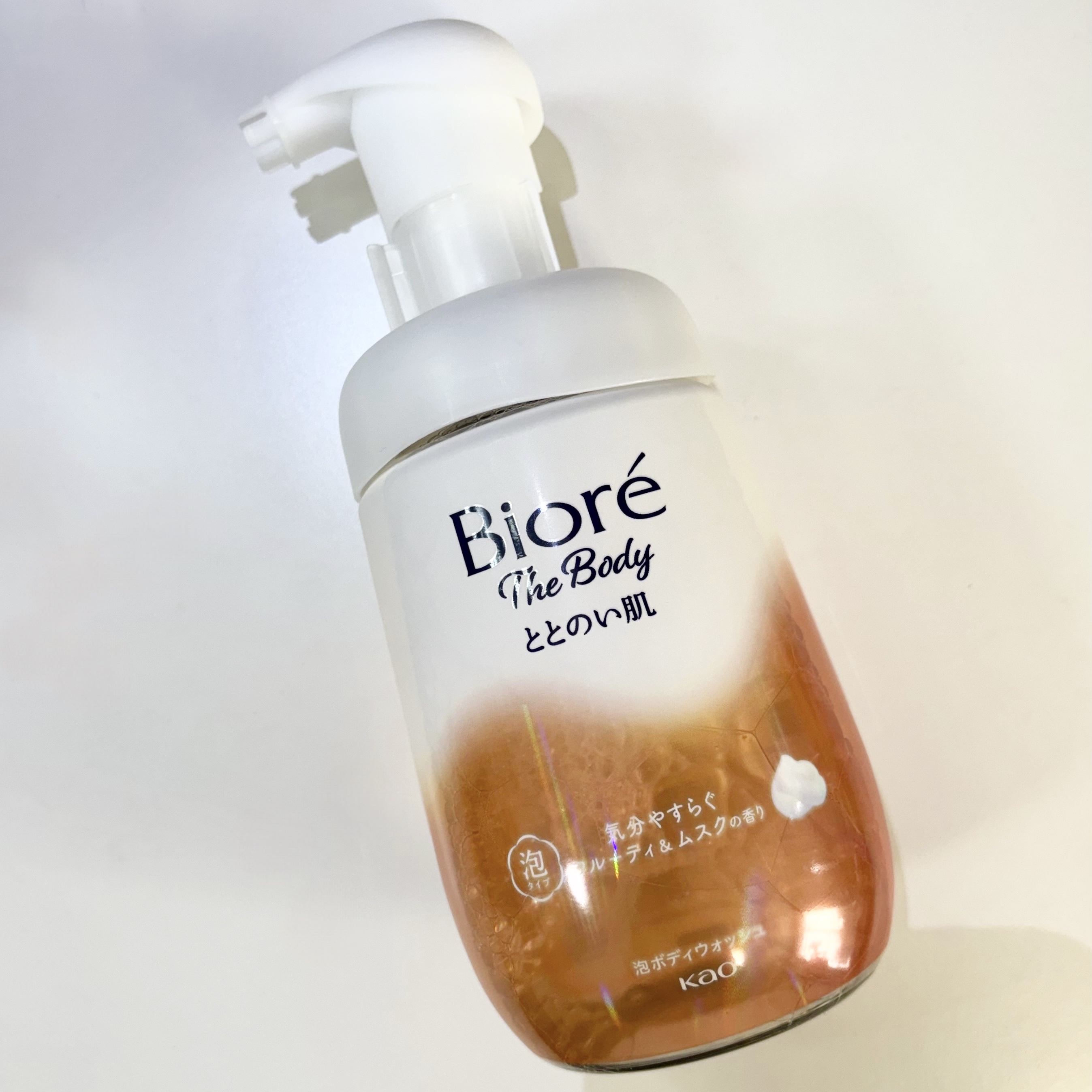 ビオレザボディさまからいただきました

\ 花王独自の皮脂選択洗浄技術を使ったボディソープ /

肌に必要な皮脂と不要な皮脂を「選択」して「洗浄」するボディウォッシュです🫧

皮脂量が多い背中を洗うときは泡をワンプッシュ追加したり、乾燥が