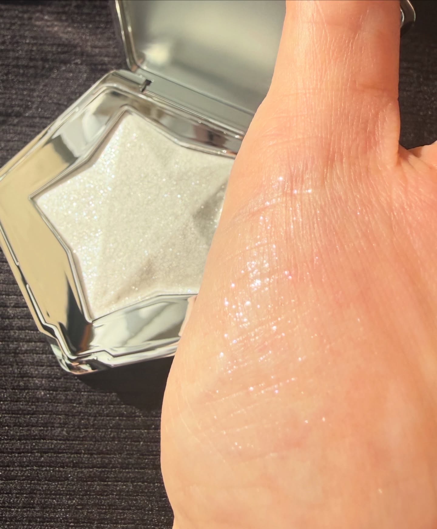 スターダストダイヤモンドハイライトパウダー/PERFECT DIARY/パウダーハイライトを使ったクチコミ（3枚目）