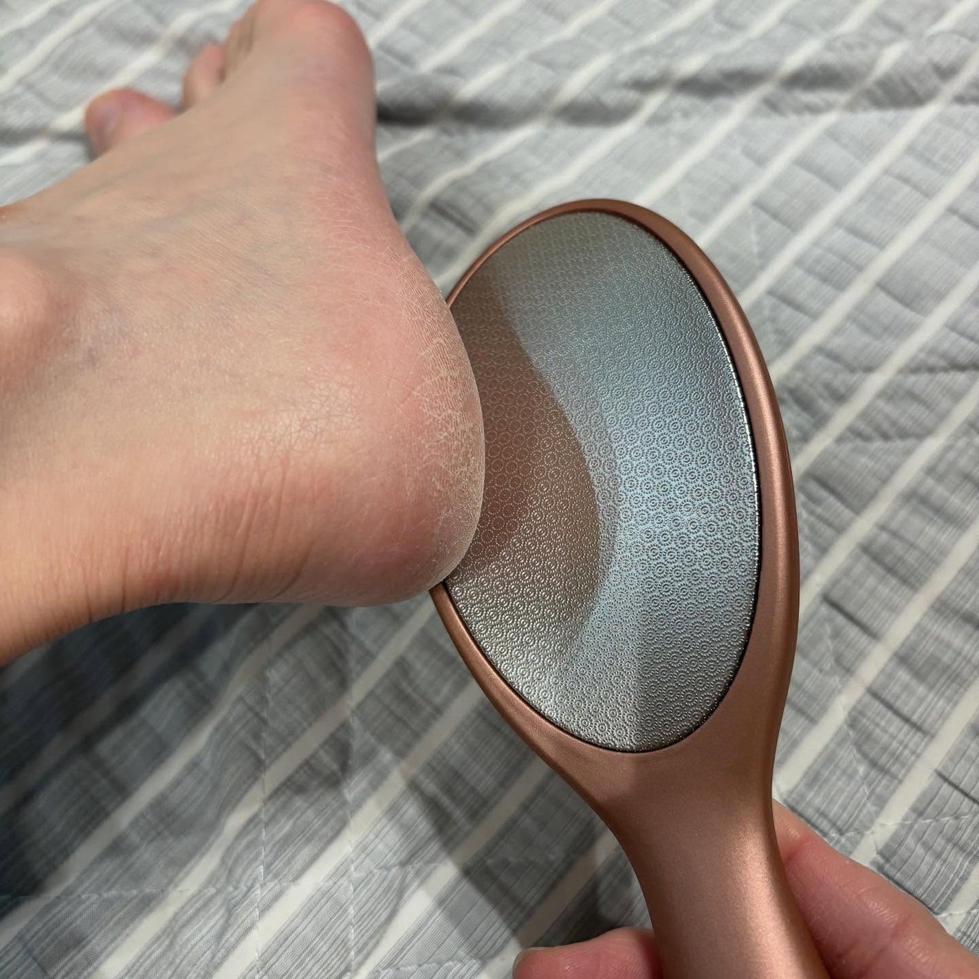 エリィ かかと削り ドッティ/ジュエル・コスメティックス/レッグ・フットケアを使ったクチコミ(9枚目)