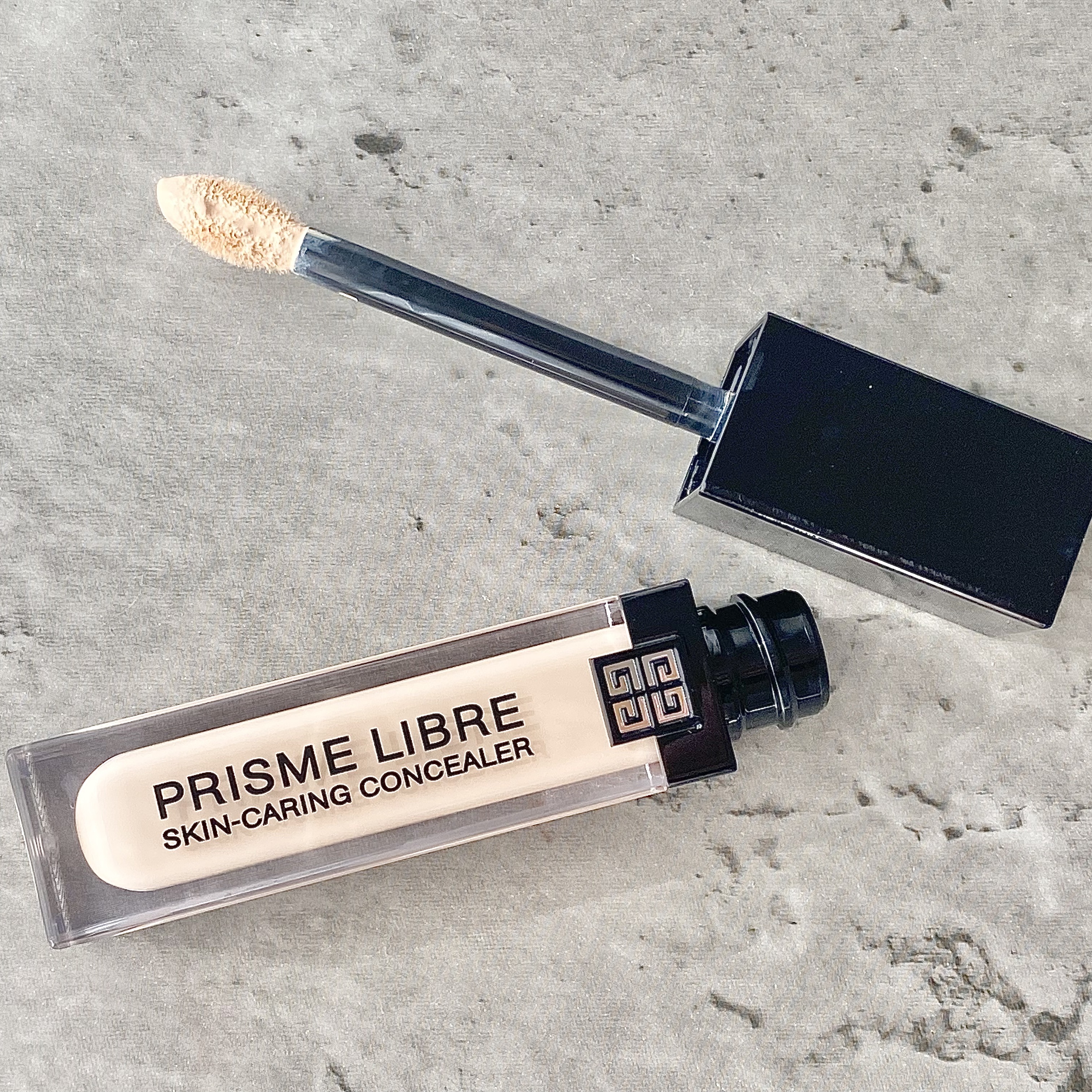 プリズム・リーブル・スキンケアリング・コンシーラー/GIVENCHY/リキッドコンシーラーを使ったクチコミ（1枚目）