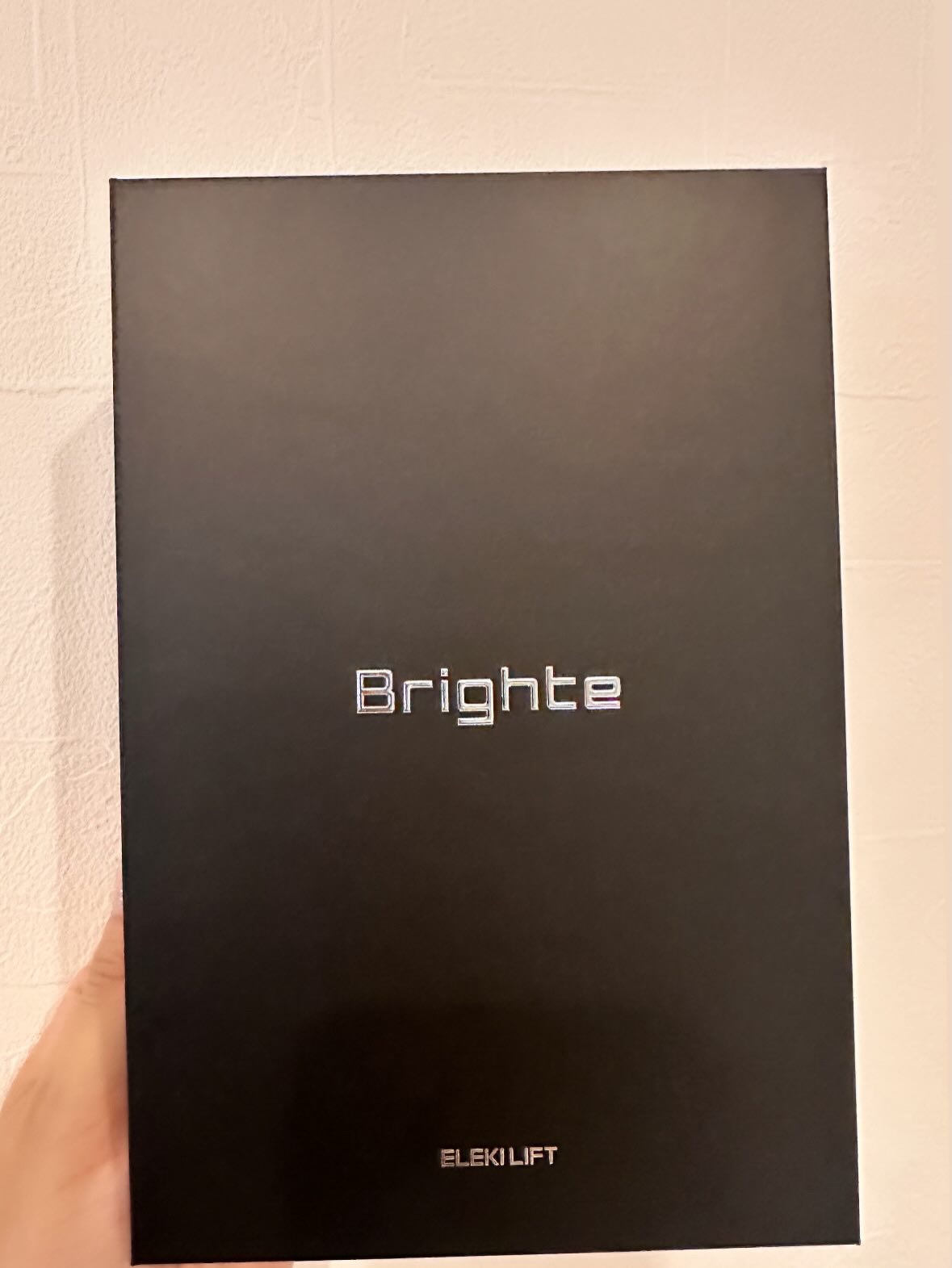 Brighte エレキリフトのクチコミ「BrithteさんのEMS ELEKI LIFTです🌠
Qoo10のメガ割で購入しました

初.....」（2枚目）