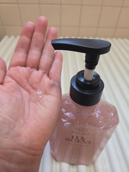 スクラブボディウォッシュ フラワーマーケット ホワイトチューリップ/LUV SCENT/ボディスクラブを使ったクチコミ(2枚目)