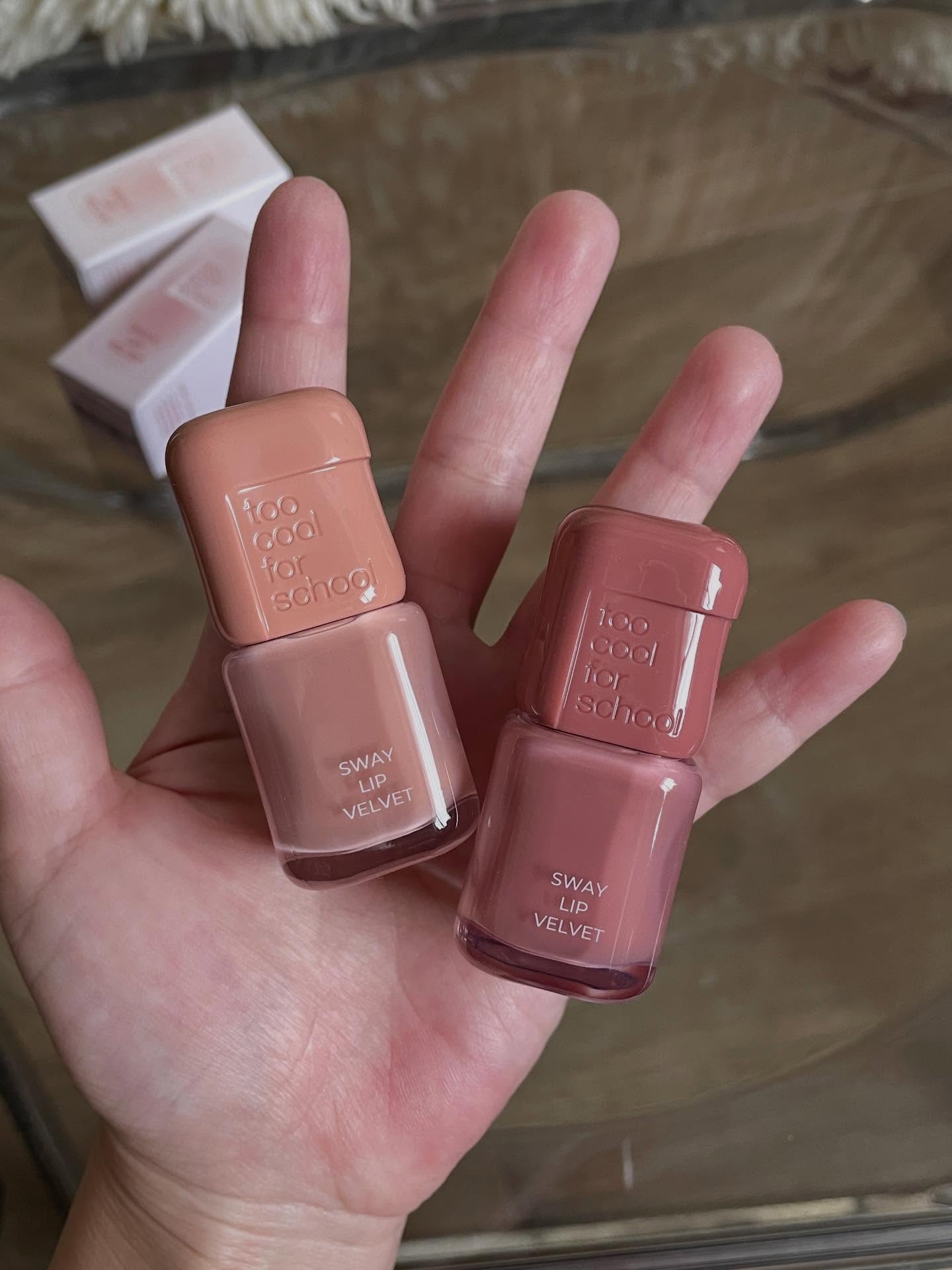 スウェイリップベルベット/too cool for school/リップティントを使ったクチコミ（2枚目）