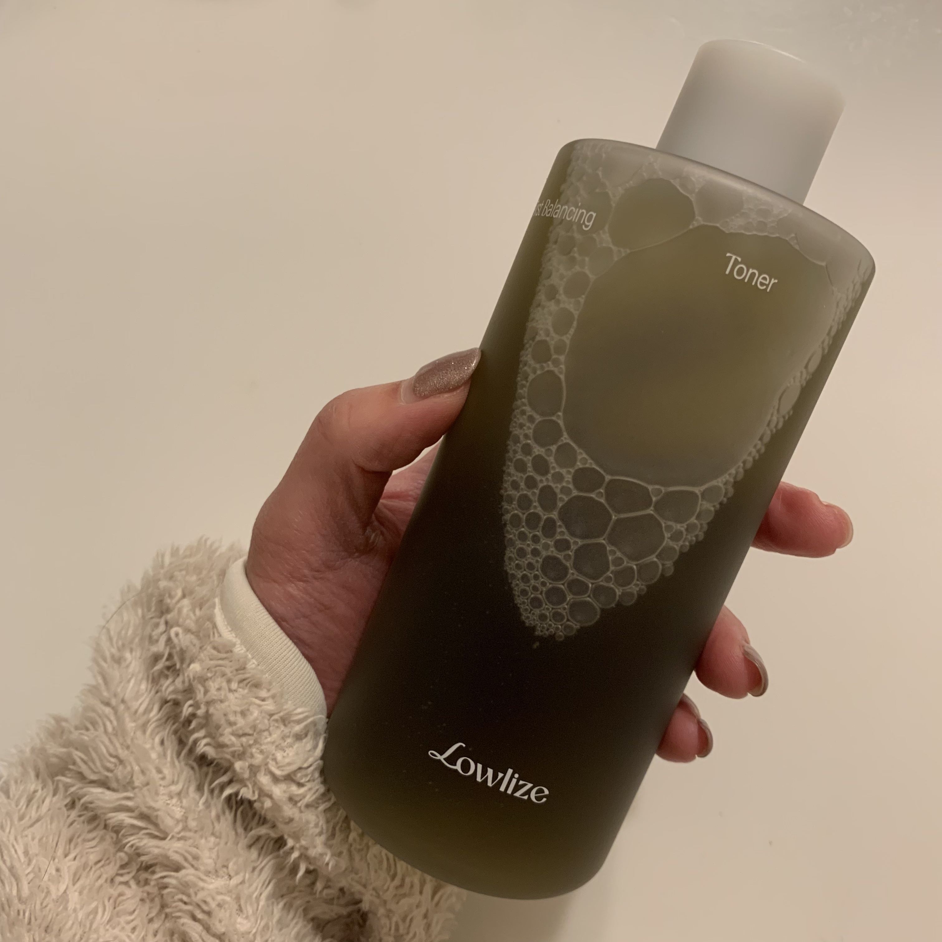 〜Stay Low, Get Vitalize〜
完全な休息、完璧なエネルギー

大自然の純粋な生命力を基に肌に健やかな力を
届ける新しいスキンケアブランドが誕生した
とのことで気になって使ってみたよ。

🔖Lowlize ファーストバラ