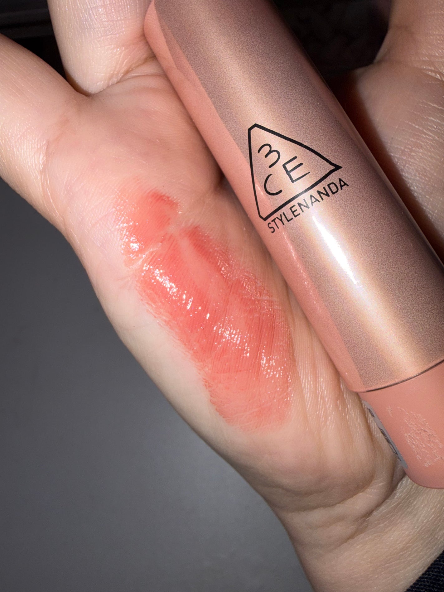 3CE グレイジーリップグロウ/3CE/リップグロスを使ったクチコミ(2枚目)