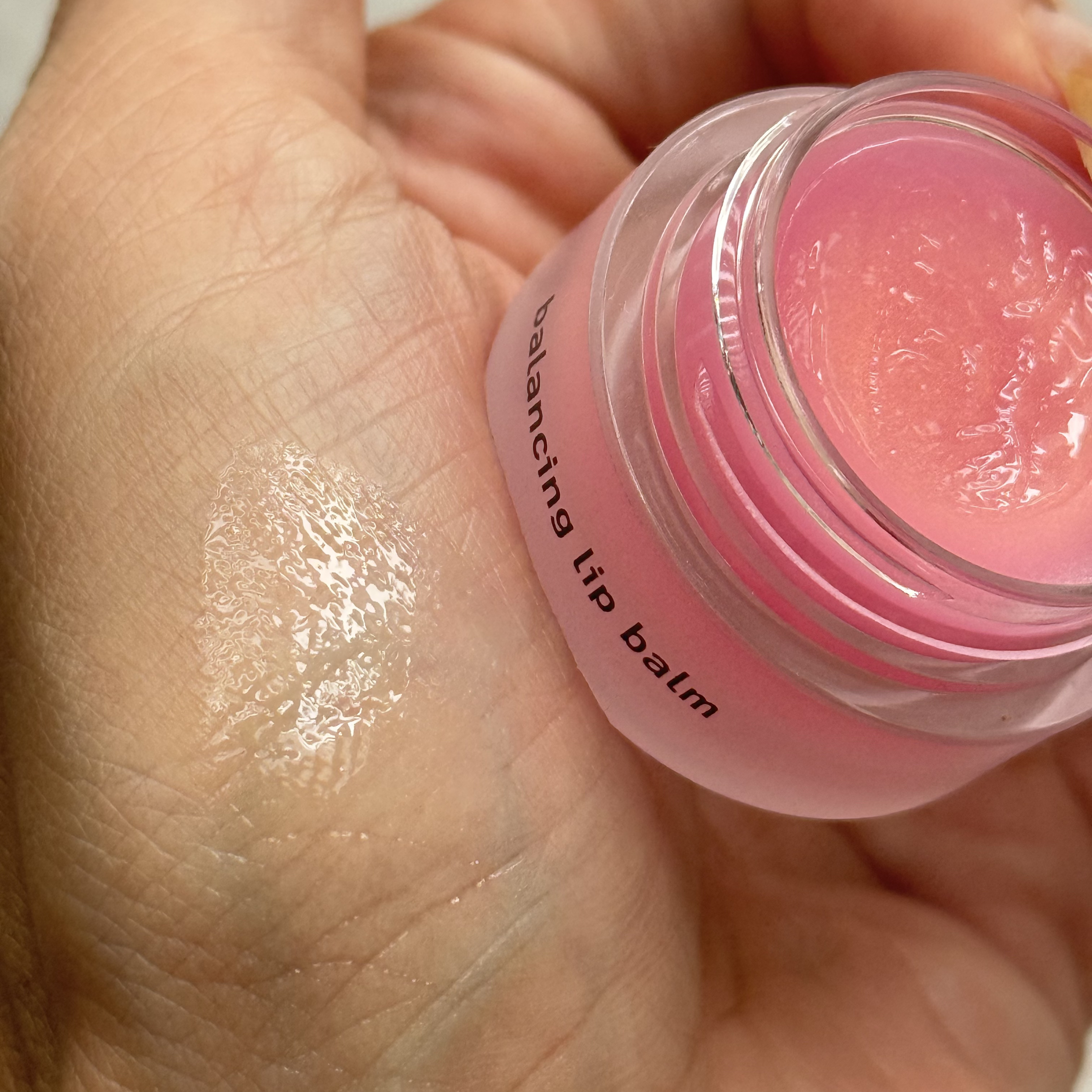 バランシングリップバーム/Joliyen/リップバームを使ったクチコミ（3枚目）