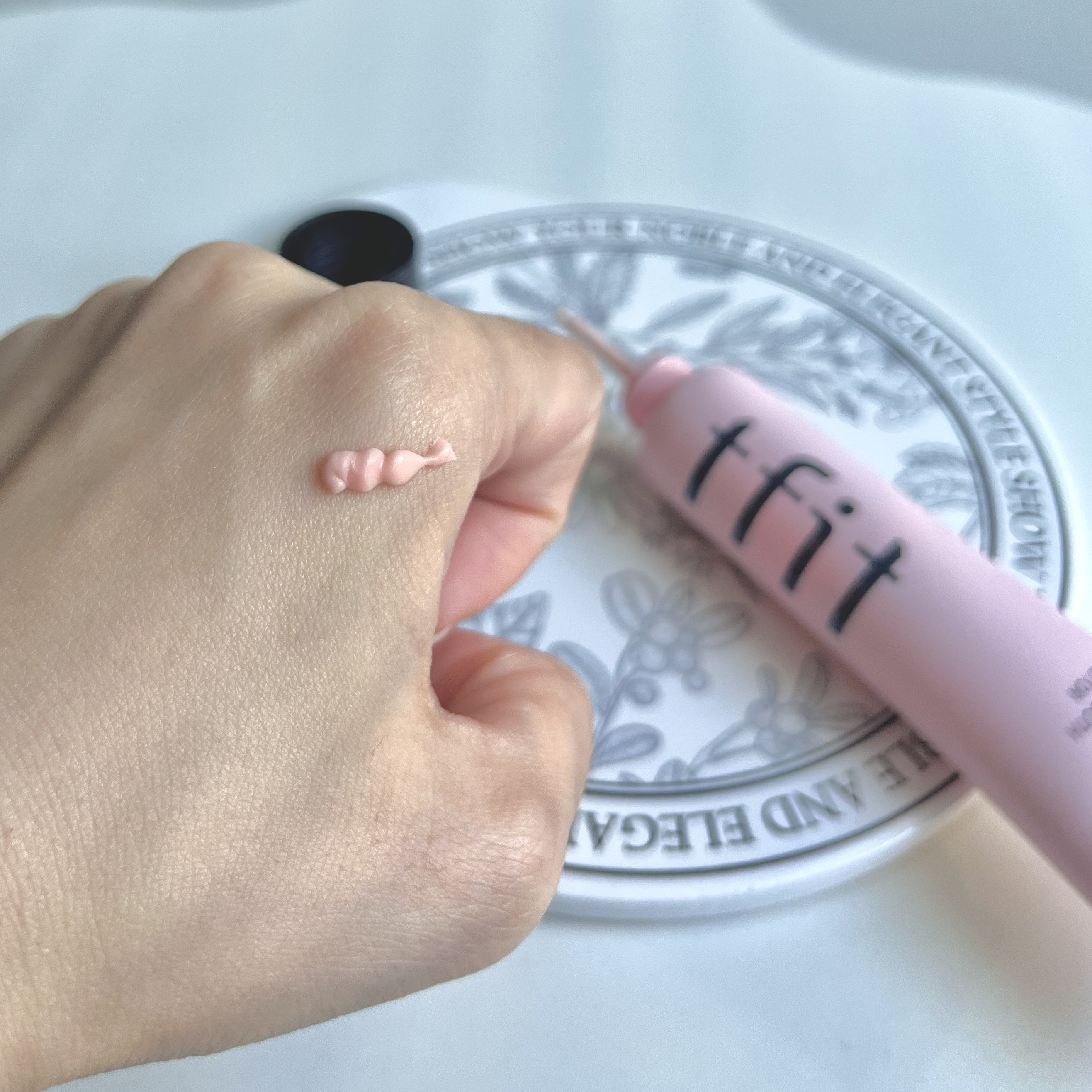 デリケートシルクベールアートプライマー/TFIT/化粧下地を使ったクチコミ（2枚目）