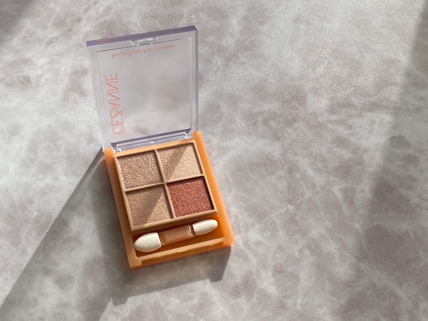 ベージュトーンアイシャドウ/CEZANNE/アイシャドウパレットを使ったクチコミ(3枚目)