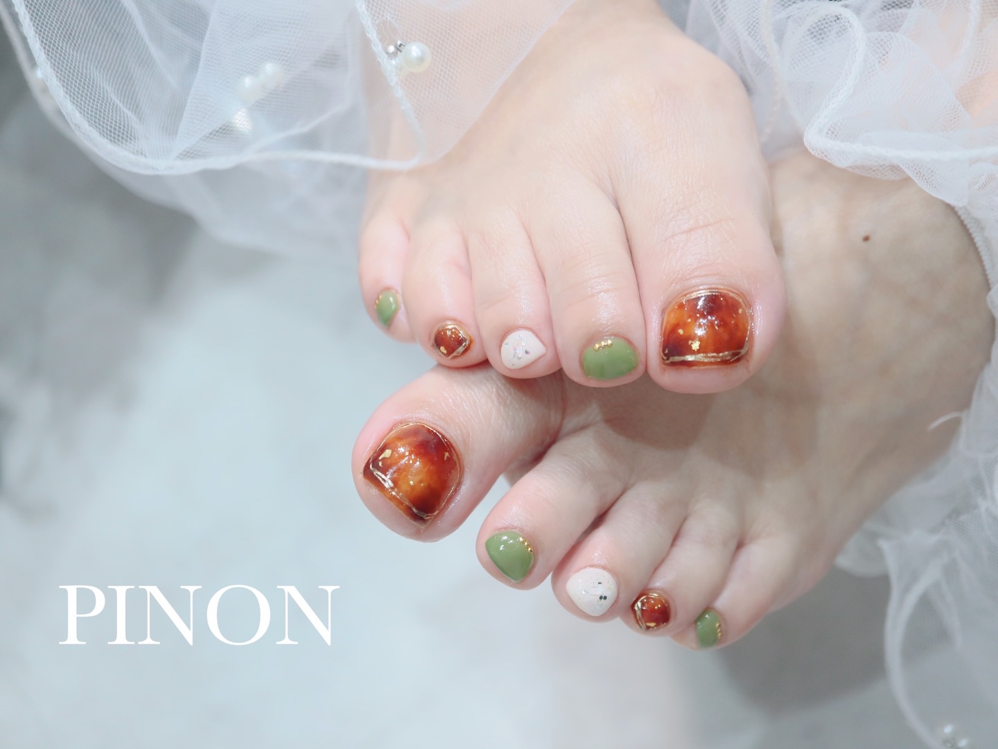 #冬フットネイル,#フットネイル,#べっ甲ネイルのネイルデザイン