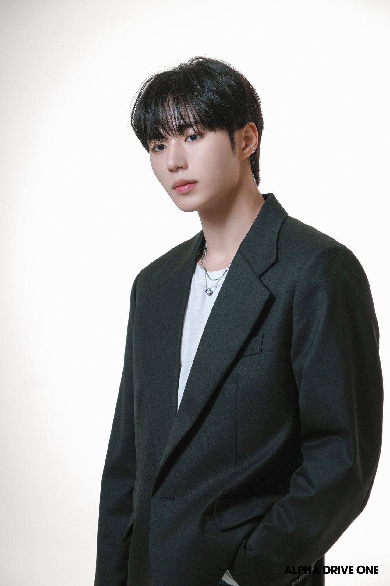 ALPHA DRIVE ONE on LIPS 「ALPHADRIVEONE(알파드라이브원)OfficialP..」(2枚目)