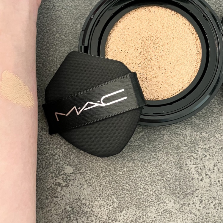 スタジオ フィックス ロングウエア クッション ファンデーション SPF 50/M・A・C/クッションファンデーションを使ったクチコミ（2枚目）